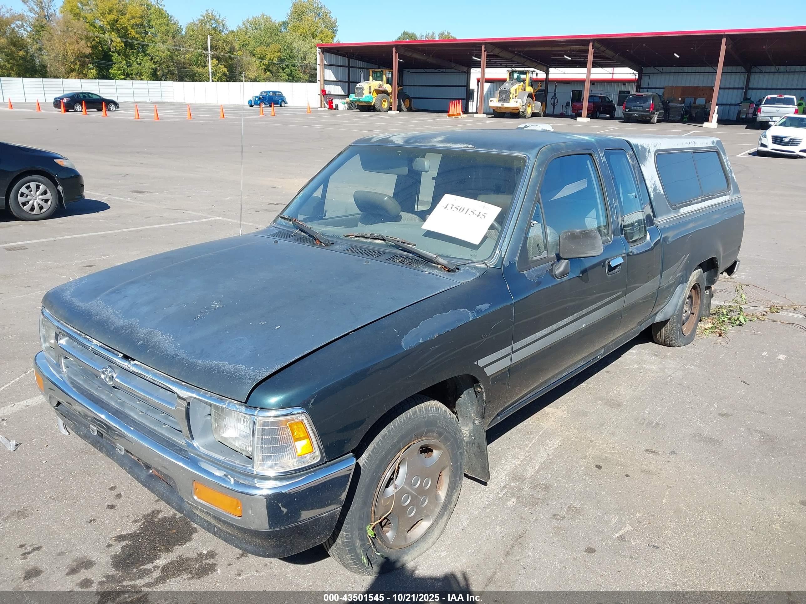 TOYOTA PICKUP image 2