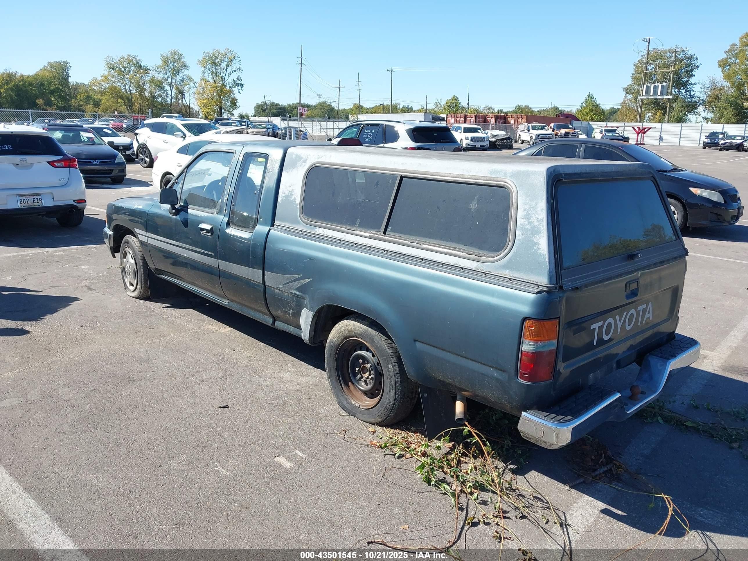 TOYOTA PICKUP image 3
