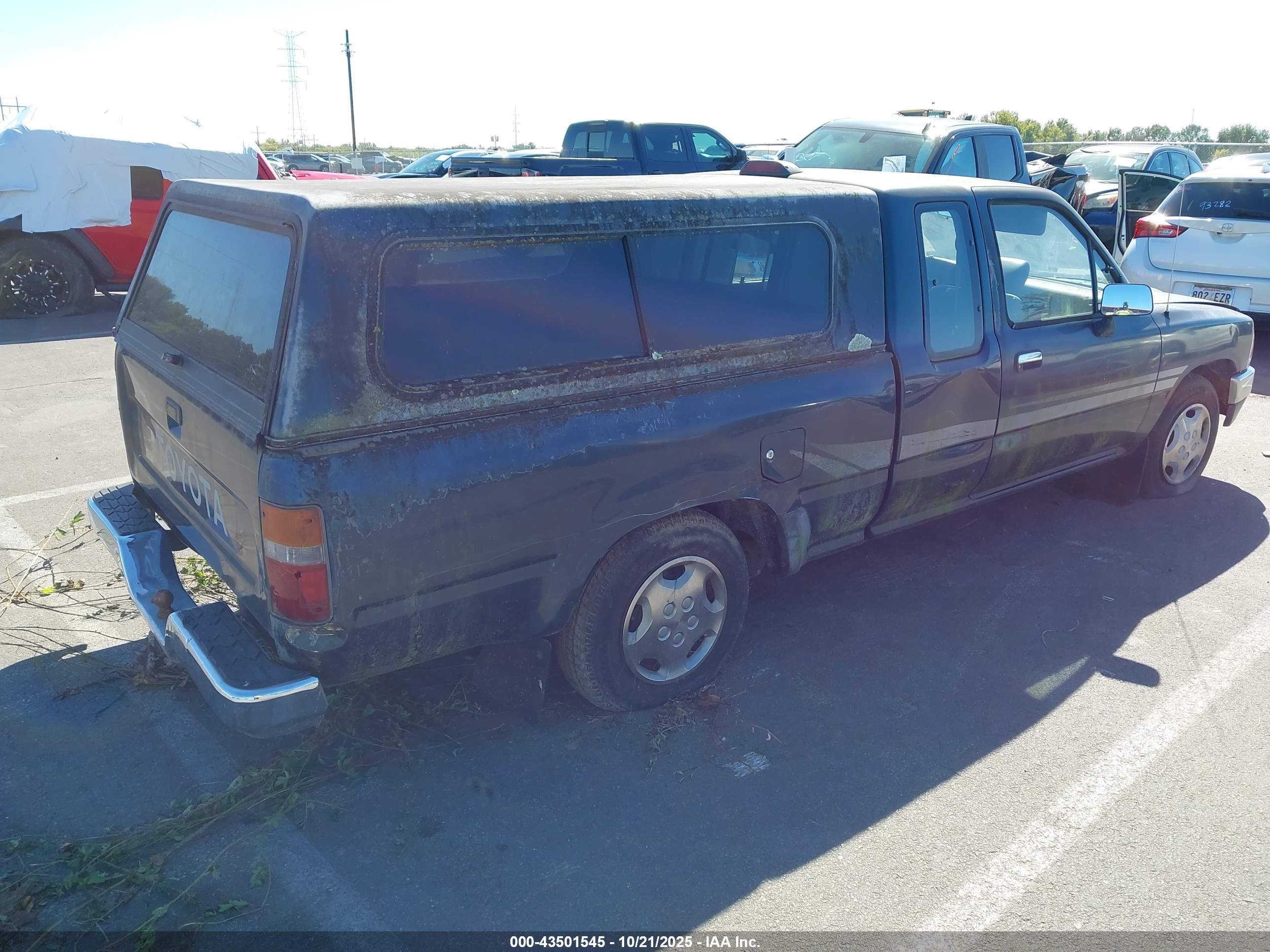 TOYOTA PICKUP image 4