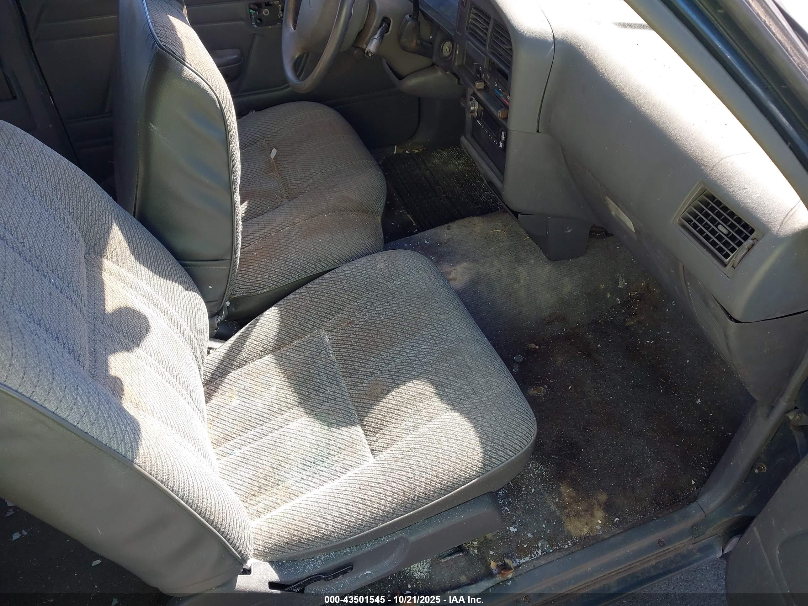 TOYOTA PICKUP image 5