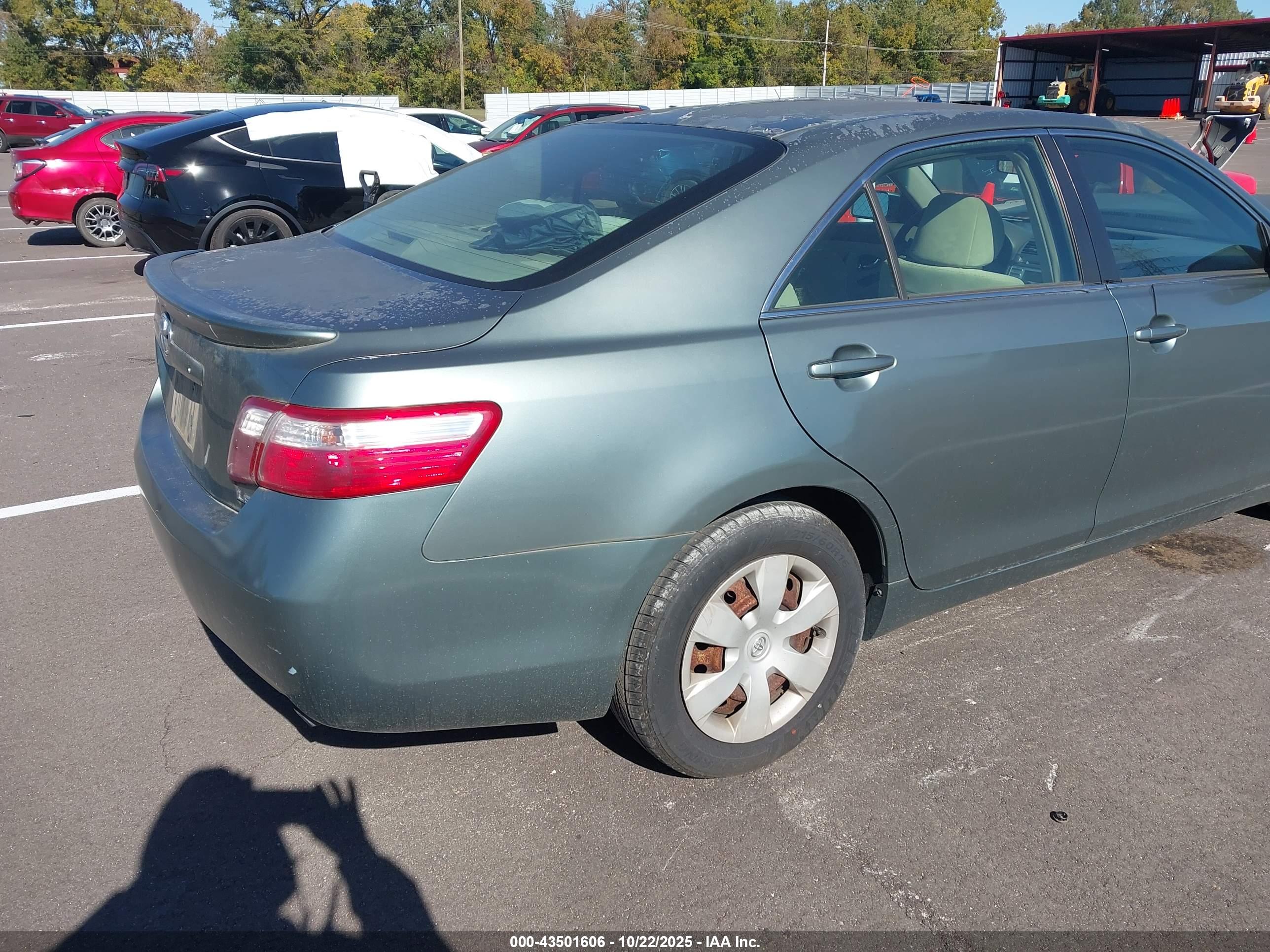 TOYOTA CAMRY image 4