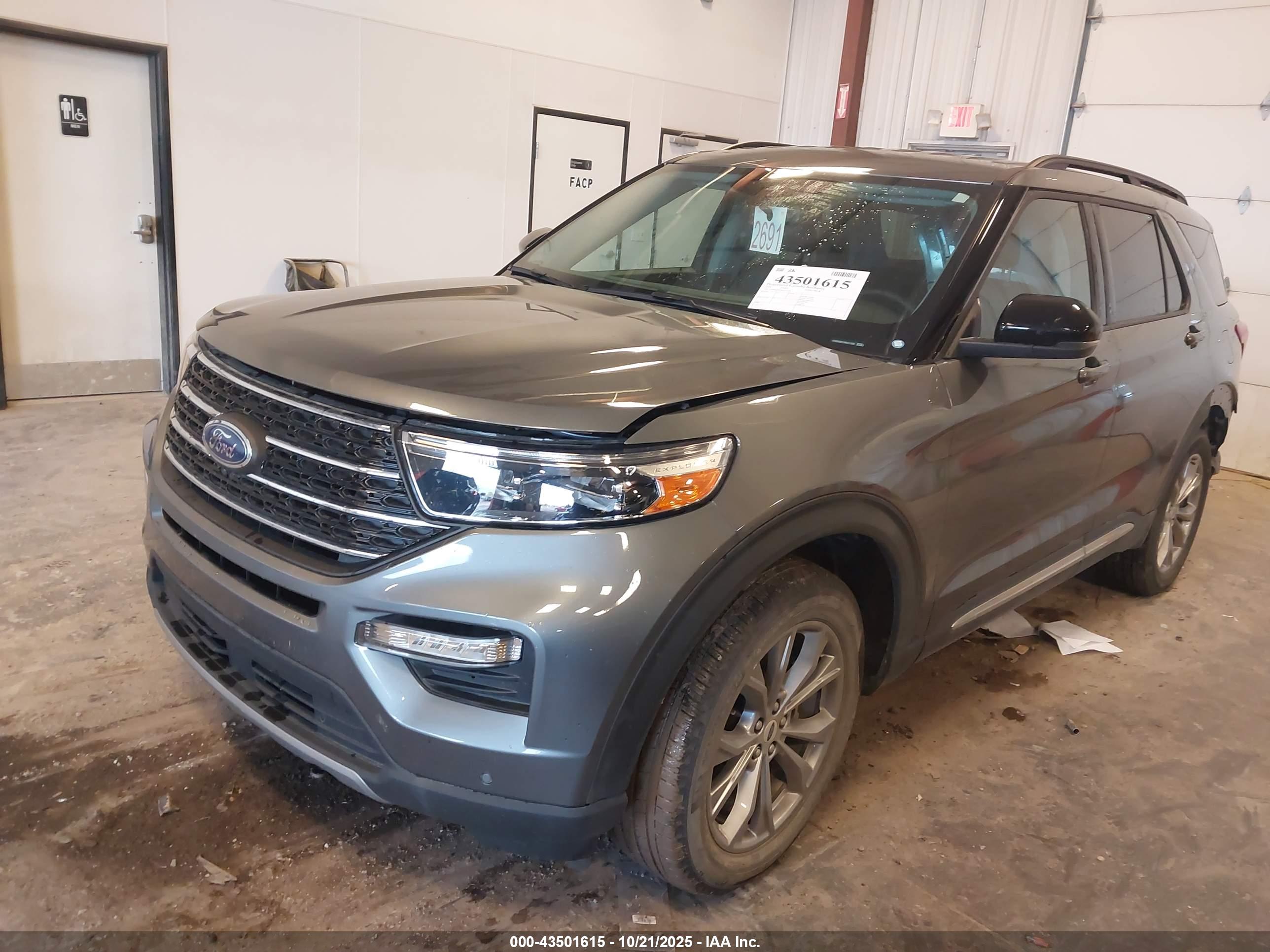 FORD EXPLORER image 2