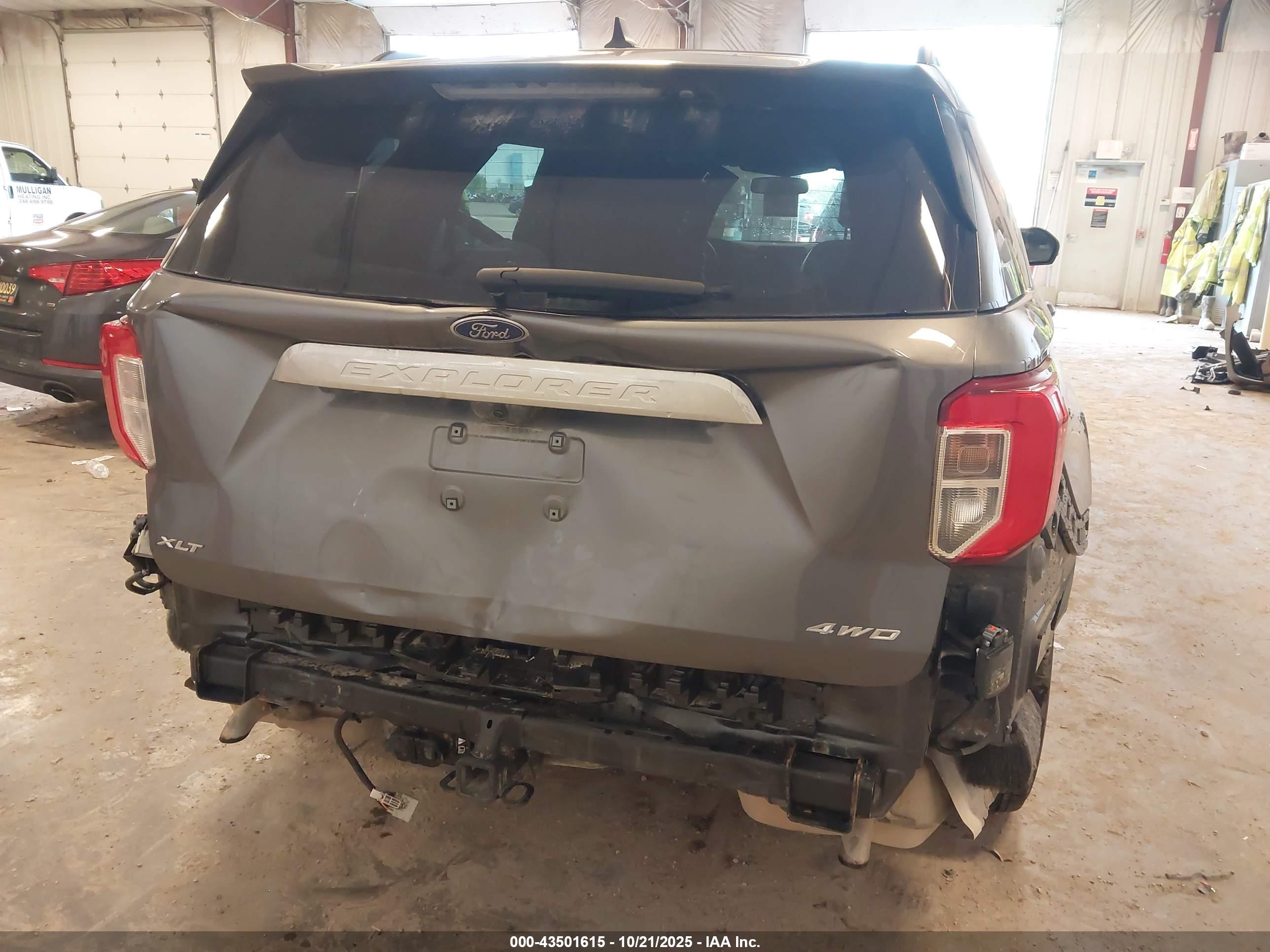 FORD EXPLORER image 6