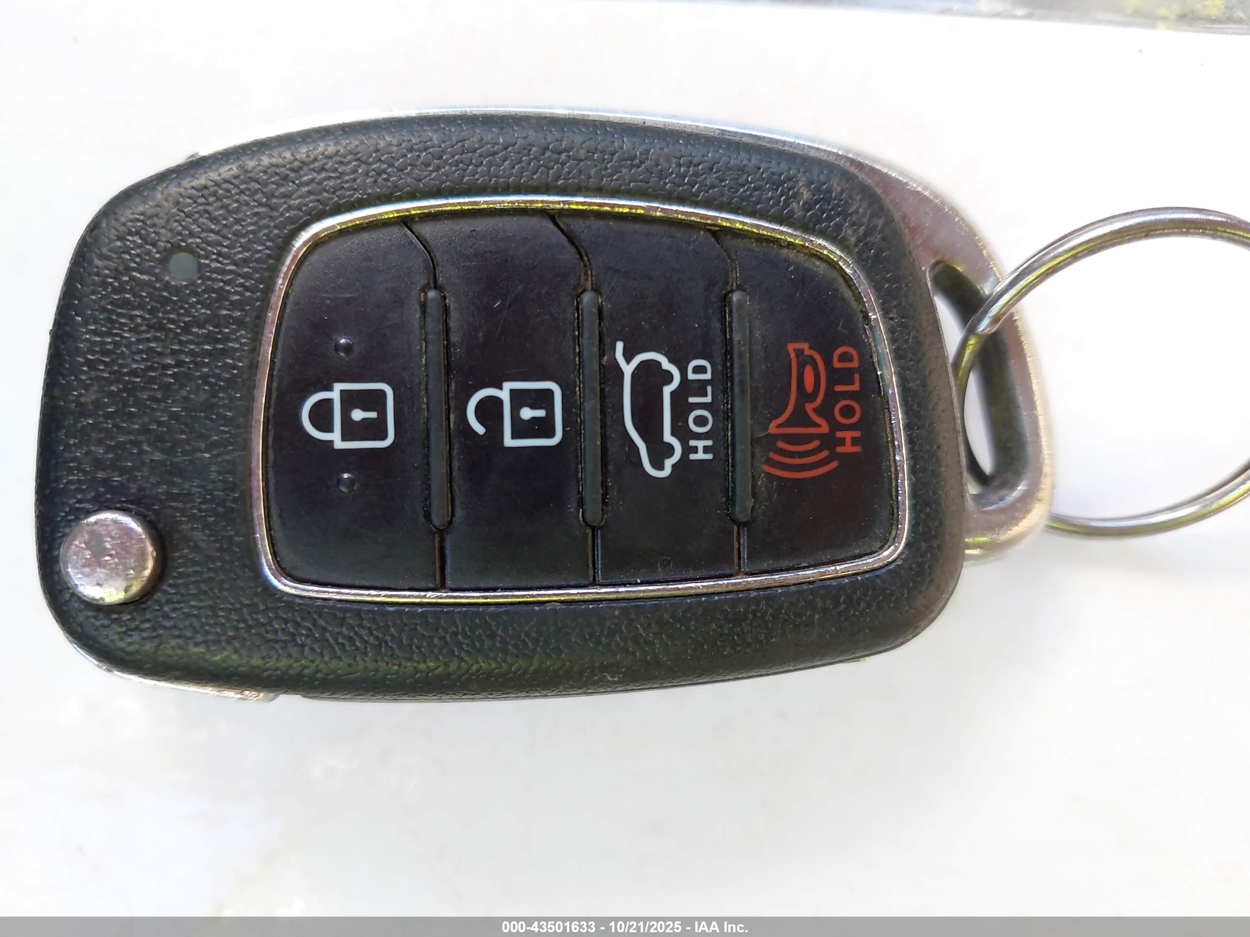HYUNDAI SANTA image 11