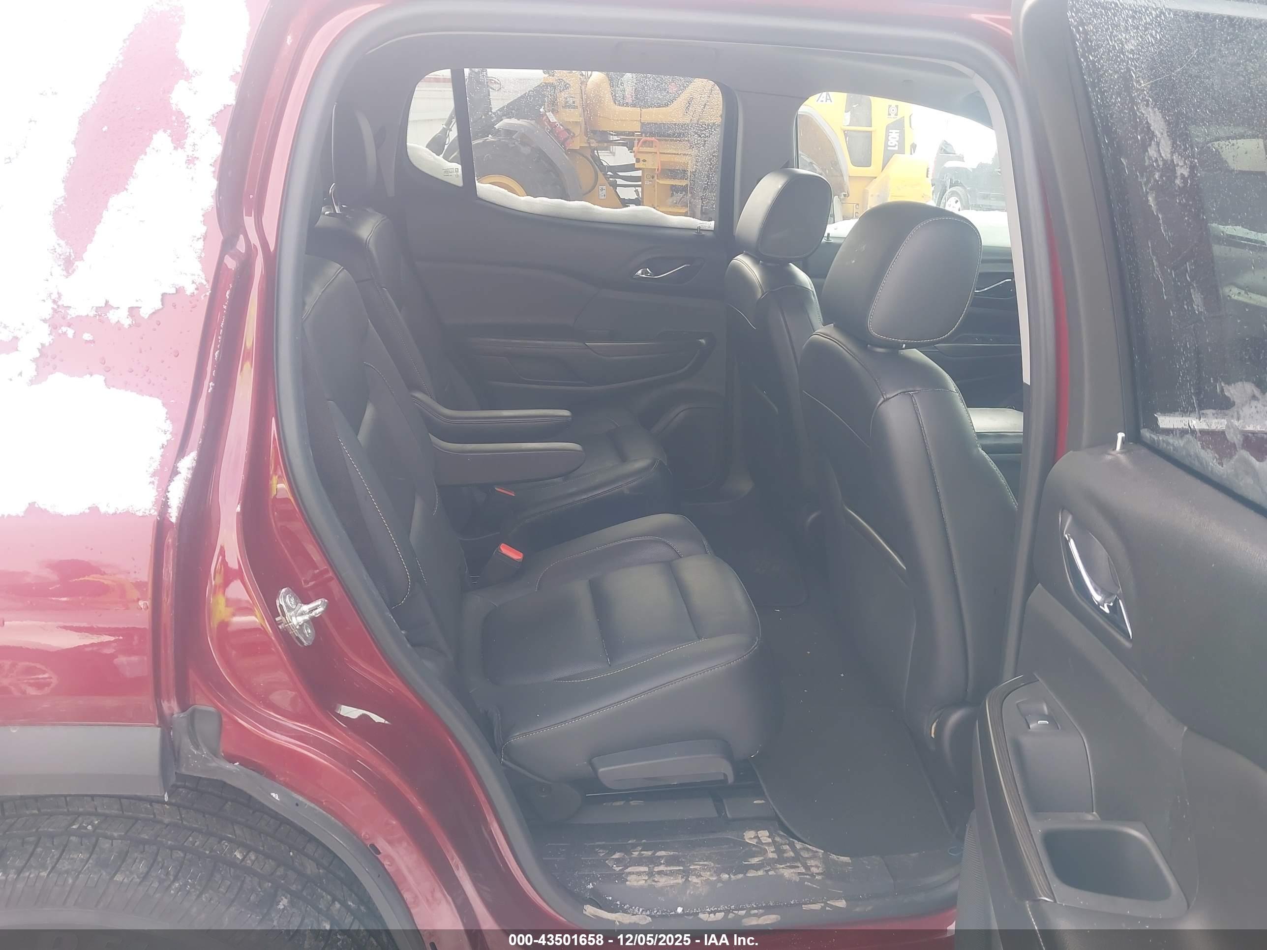GMC ACADIA image 8