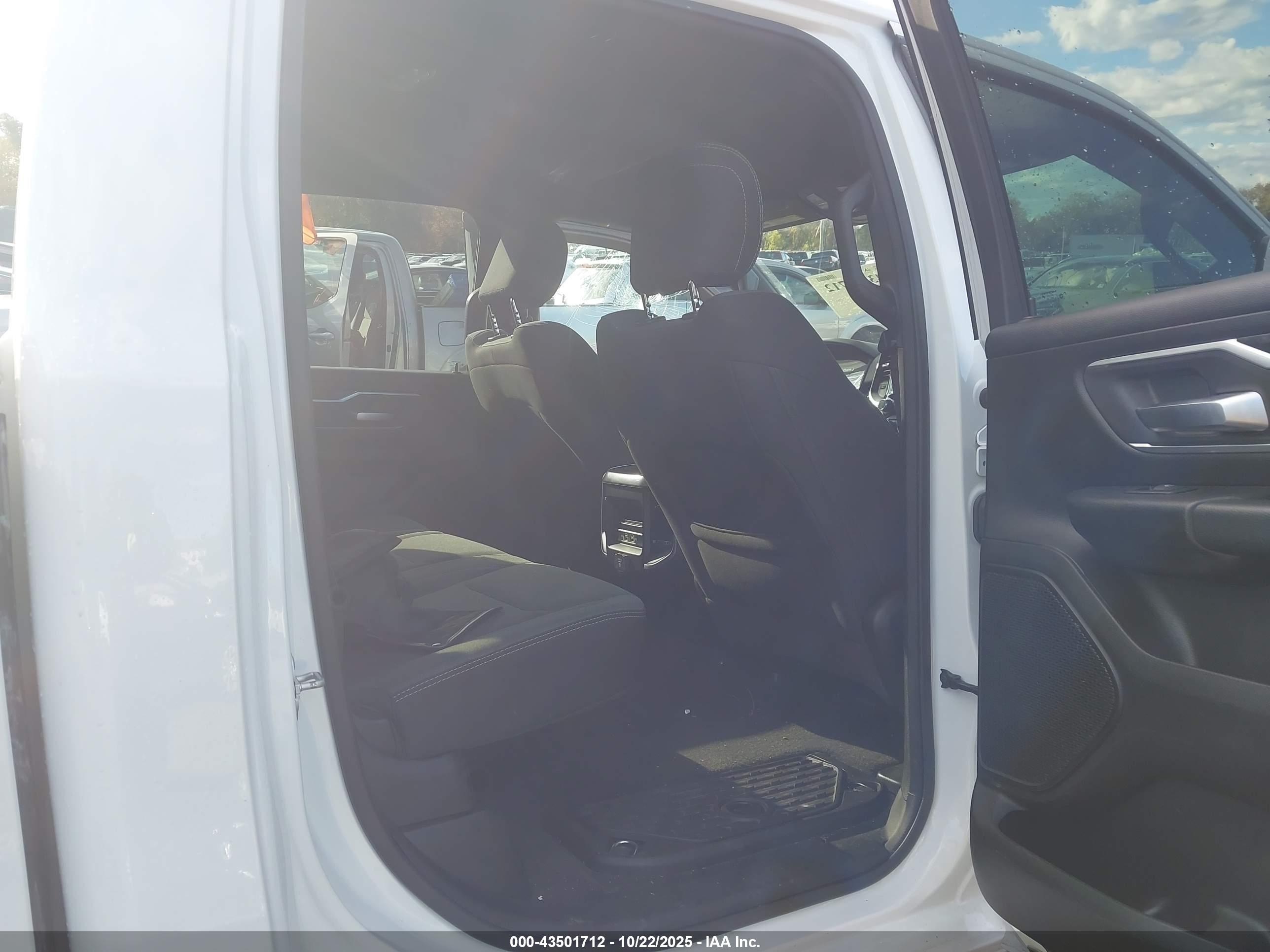 RAM 1500 image 8