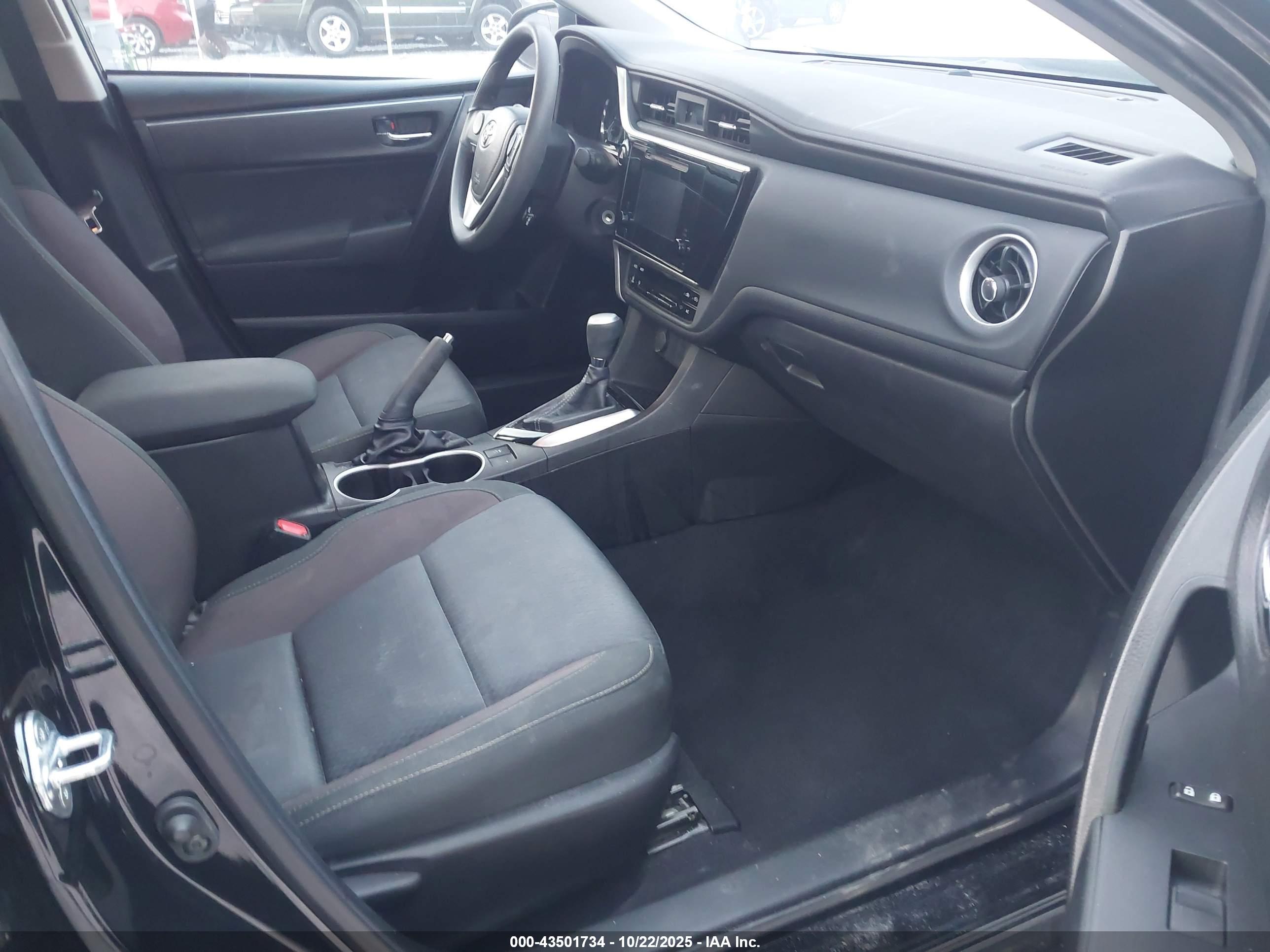 TOYOTA COROLLA image 5