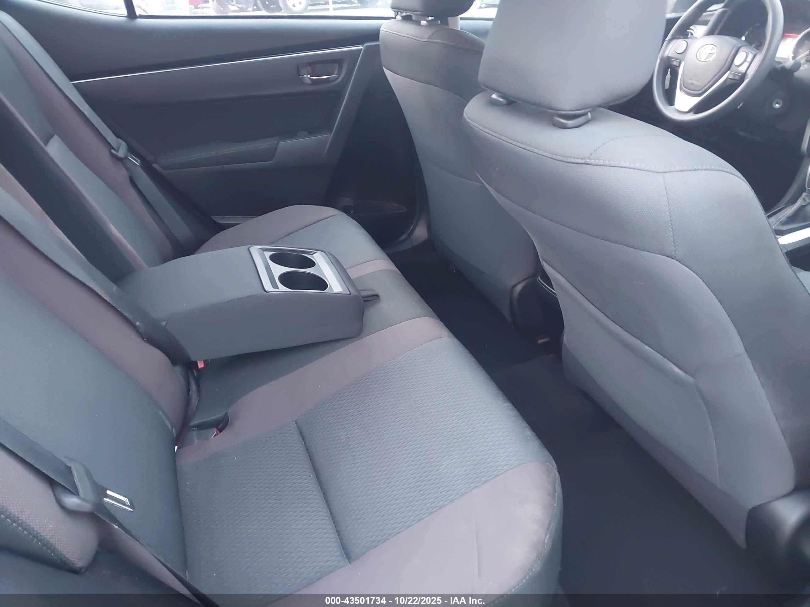 TOYOTA COROLLA image 8
