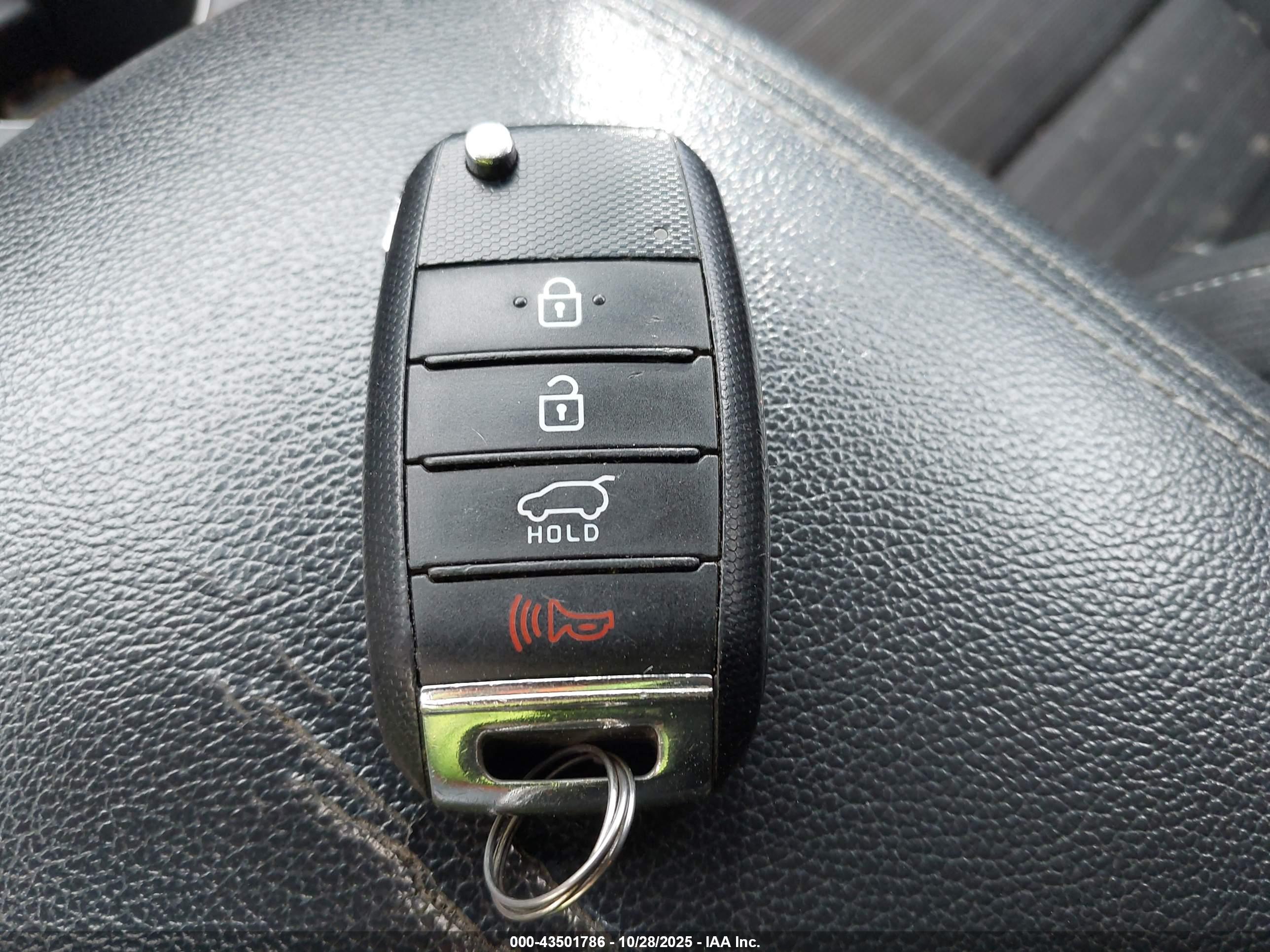 KIA SPORTAGE image 11
