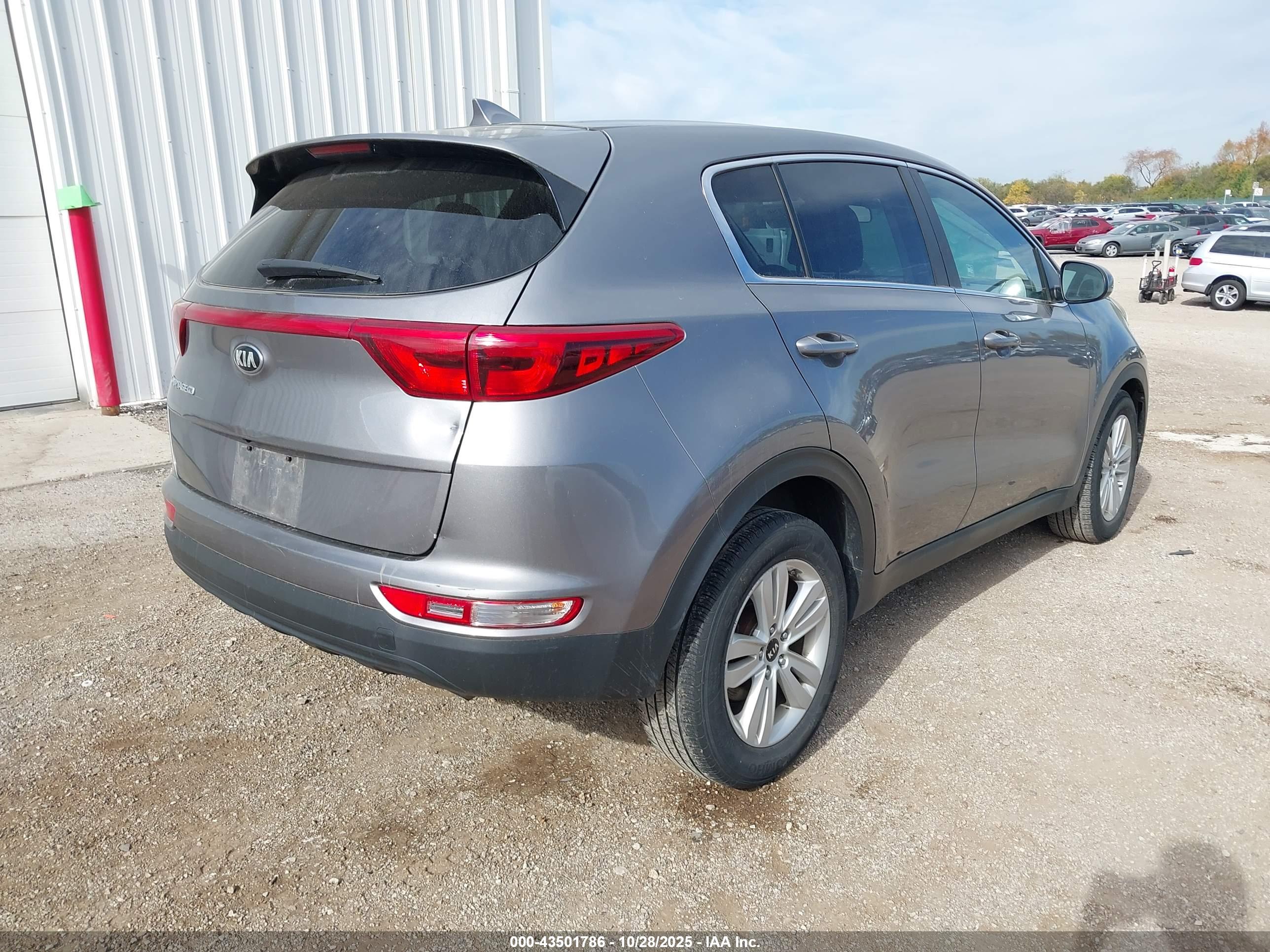 KIA SPORTAGE image 4