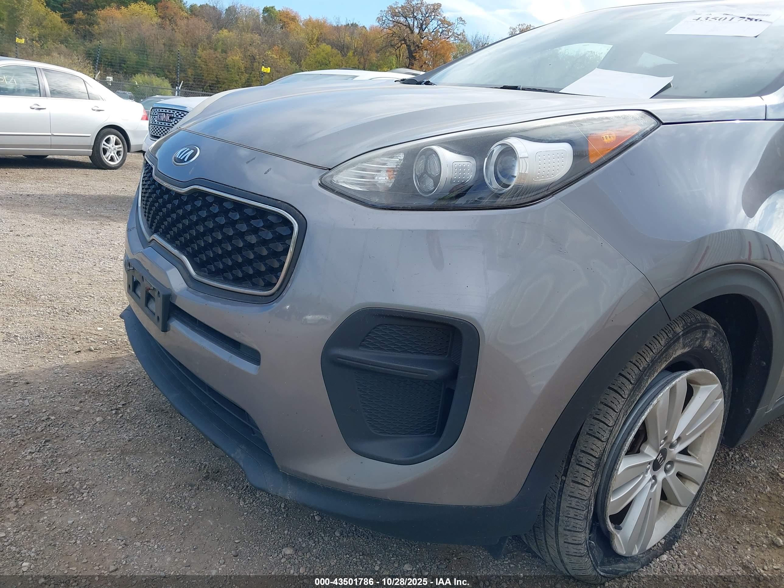 KIA SPORTAGE image 6