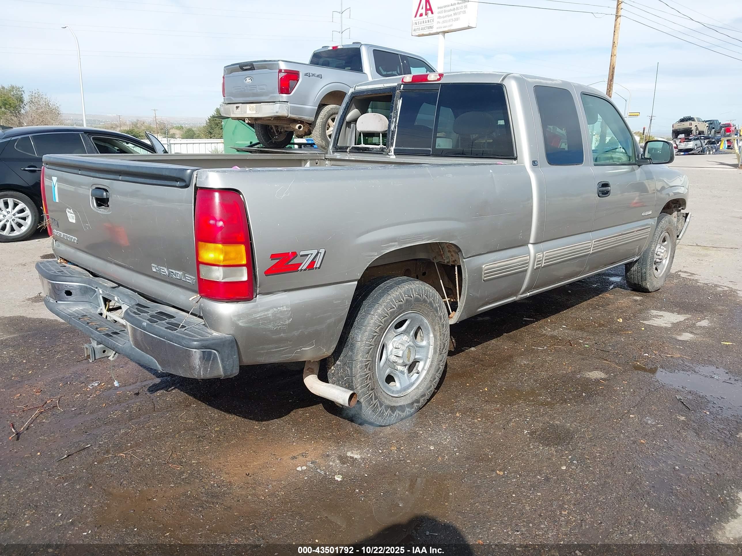 CHEVROLET SILVERADO image 4