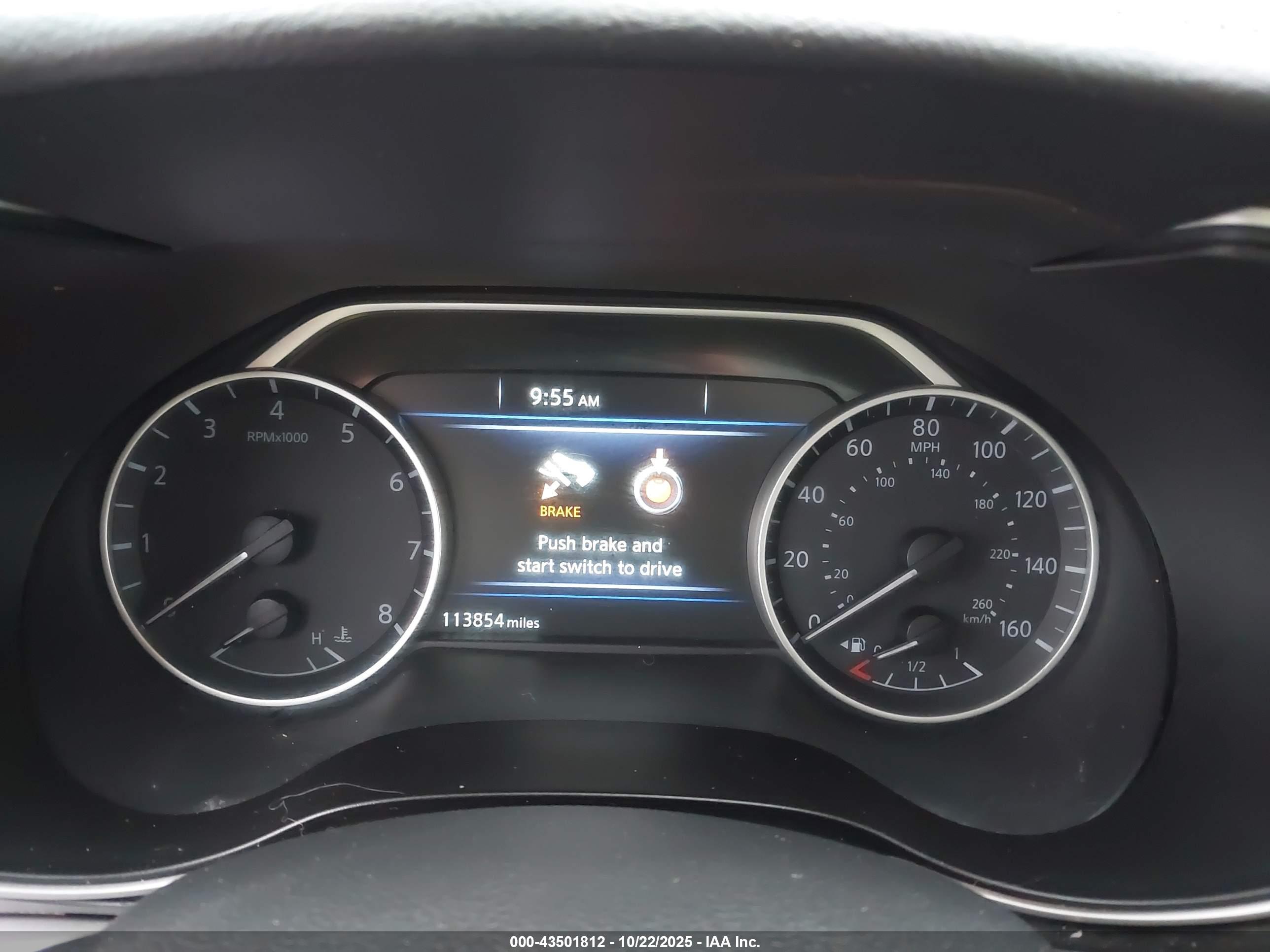 NISSAN MAXIMA image 7
