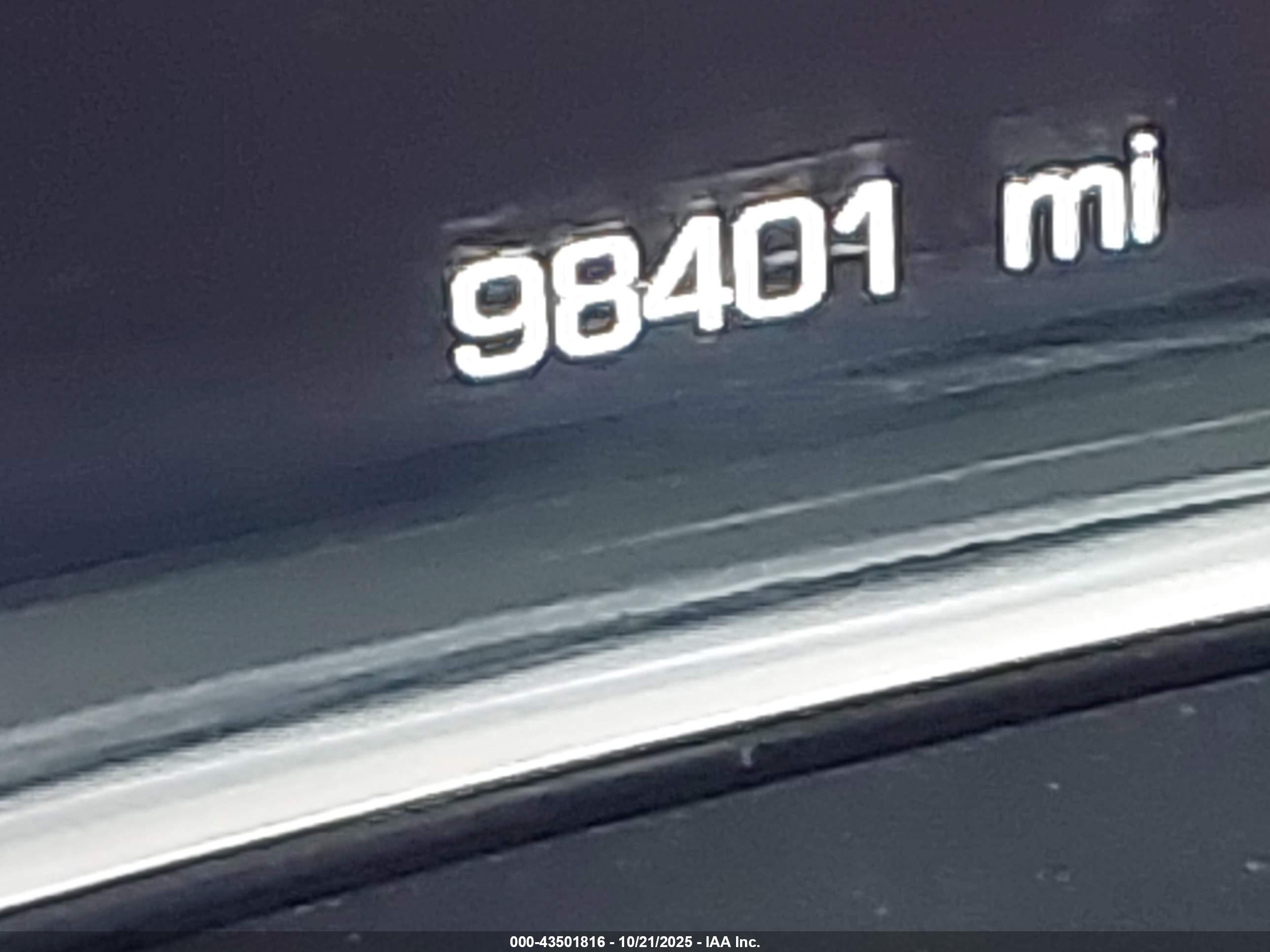 CHEVROLET EQUINOX image 7