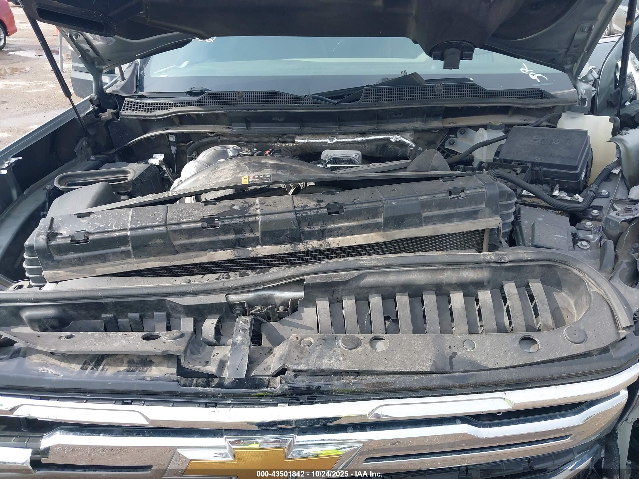 CHEVROLET SILVERADO image 10