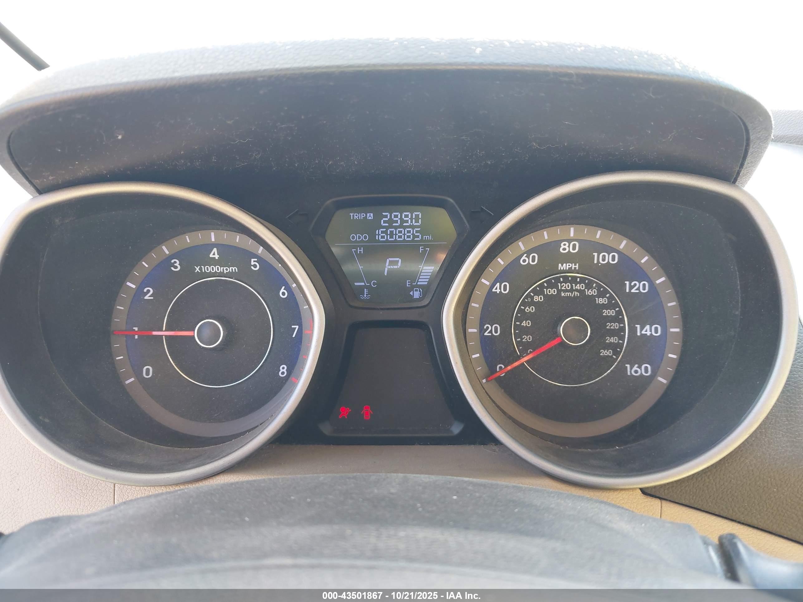 HYUNDAI ELANTRA image 7
