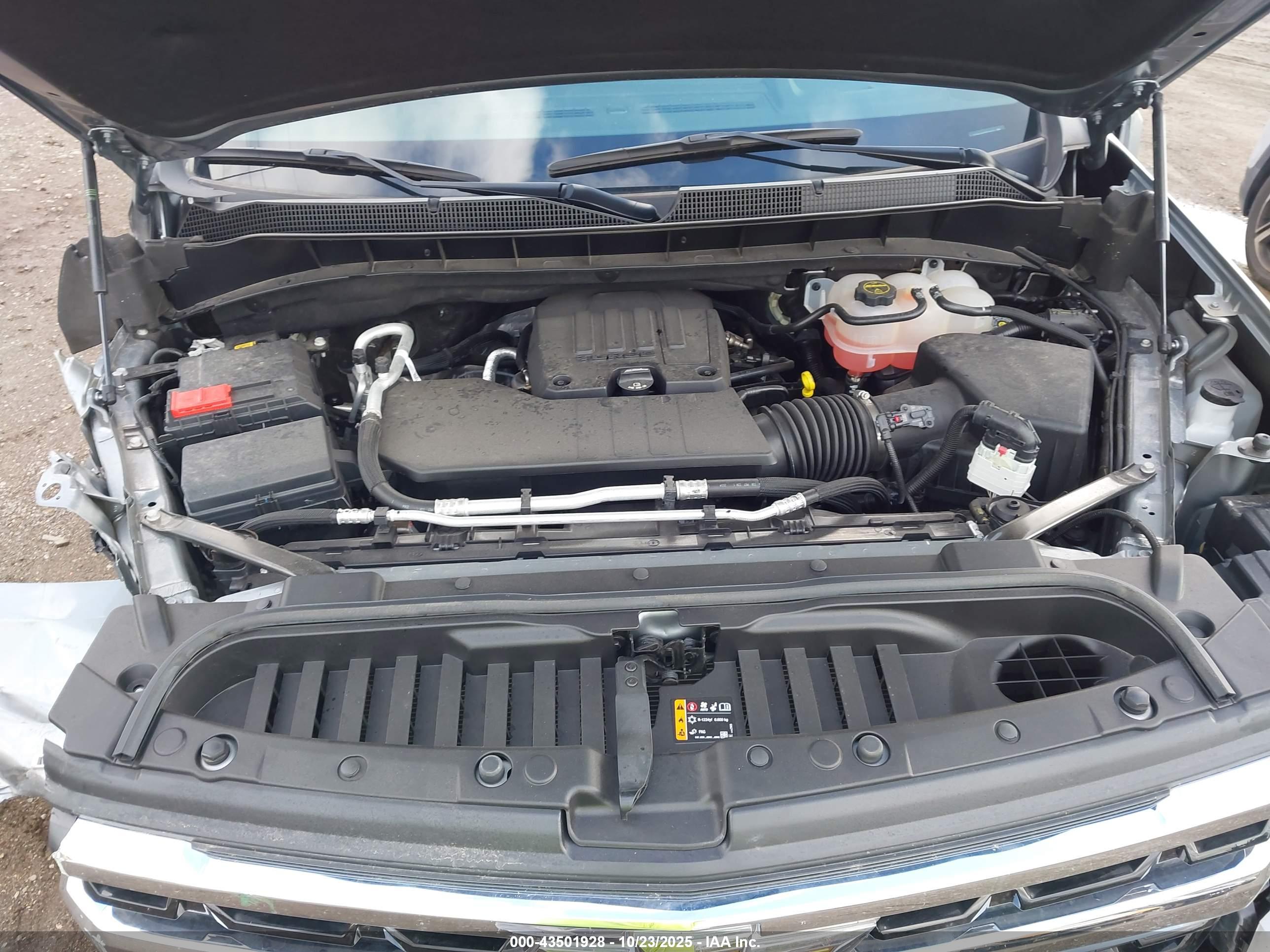 CHEVROLET SILVERADO image 10