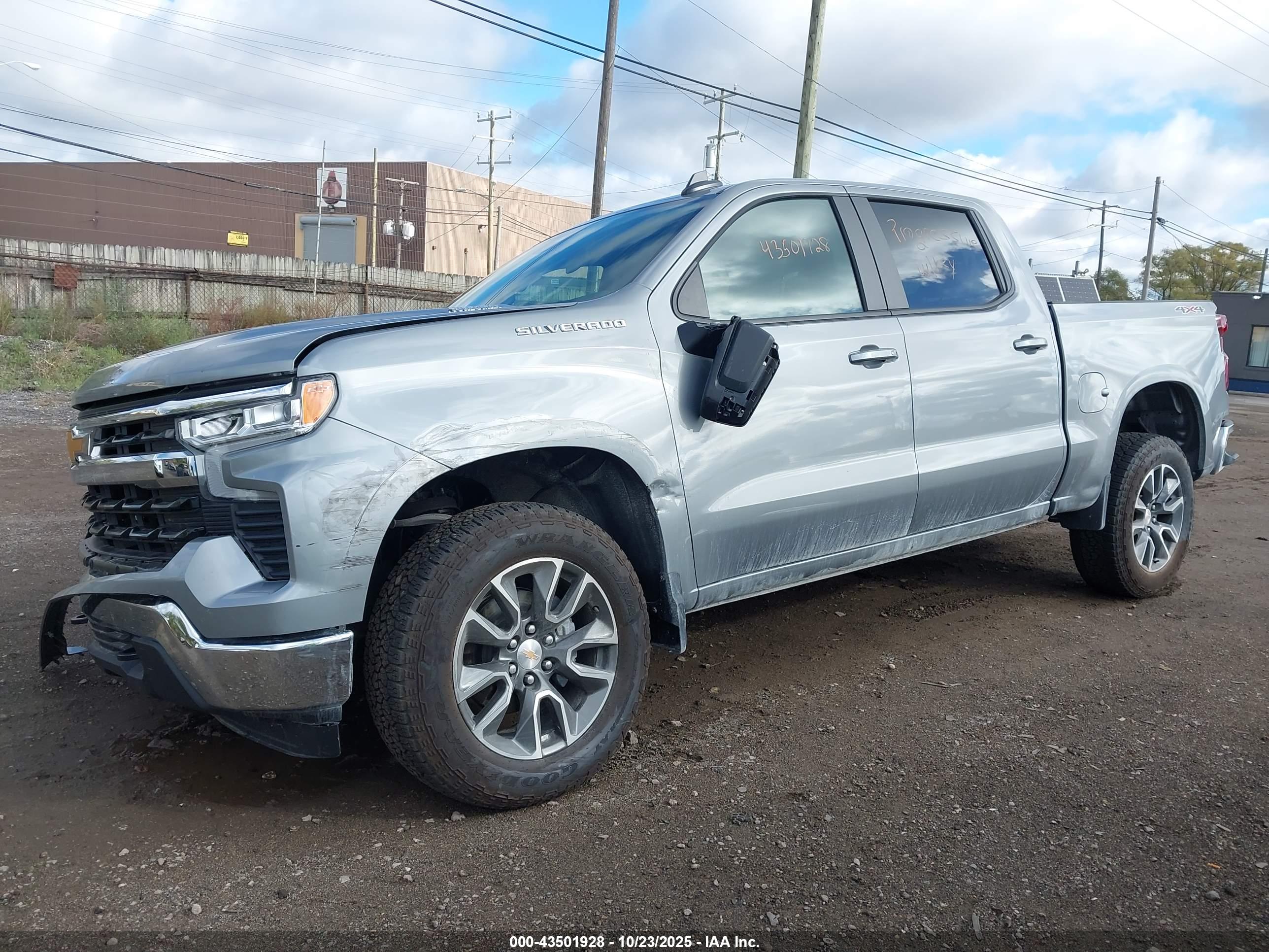 CHEVROLET SILVERADO image 2
