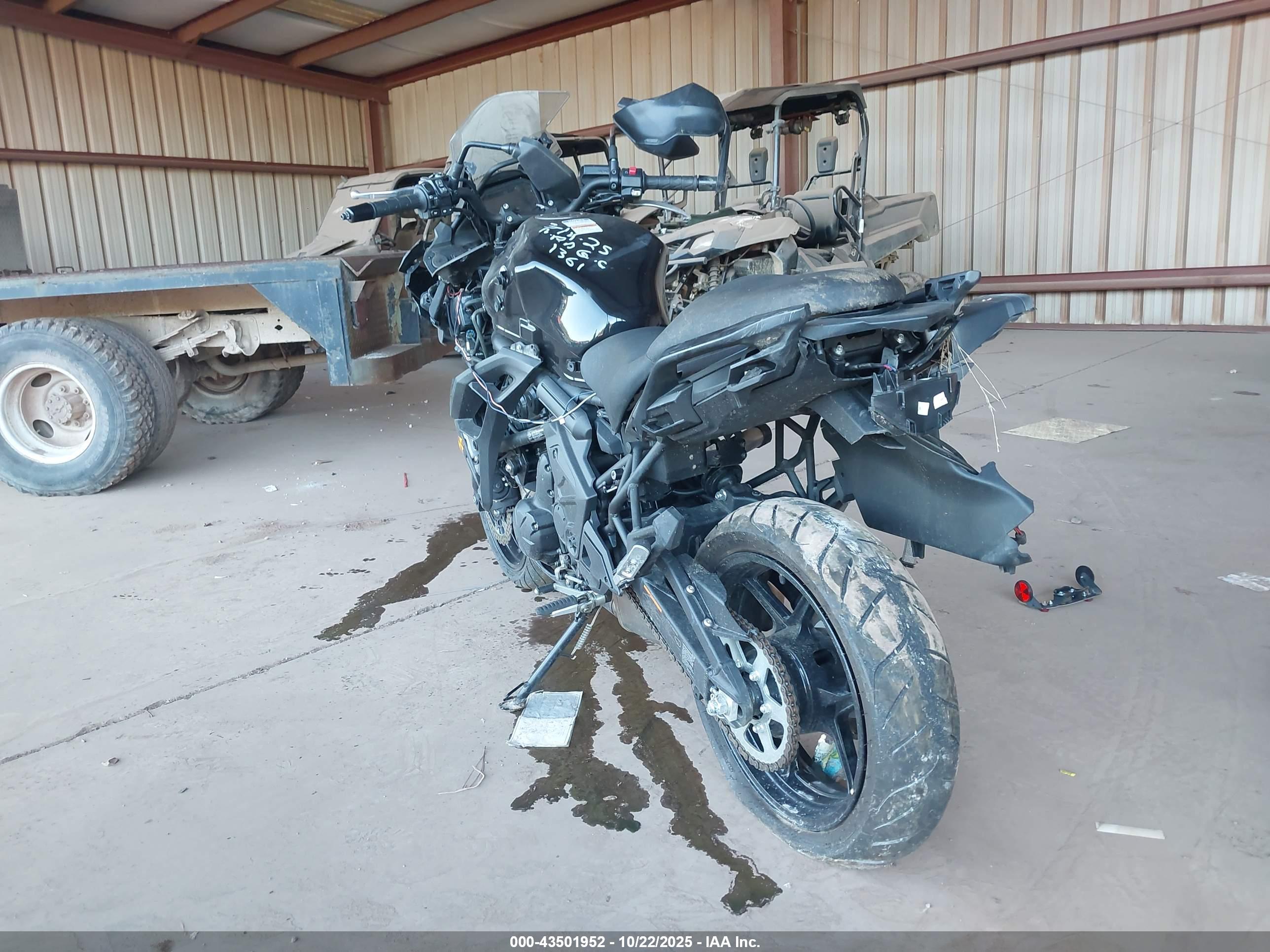 KAWASAKI KLE650 image 3