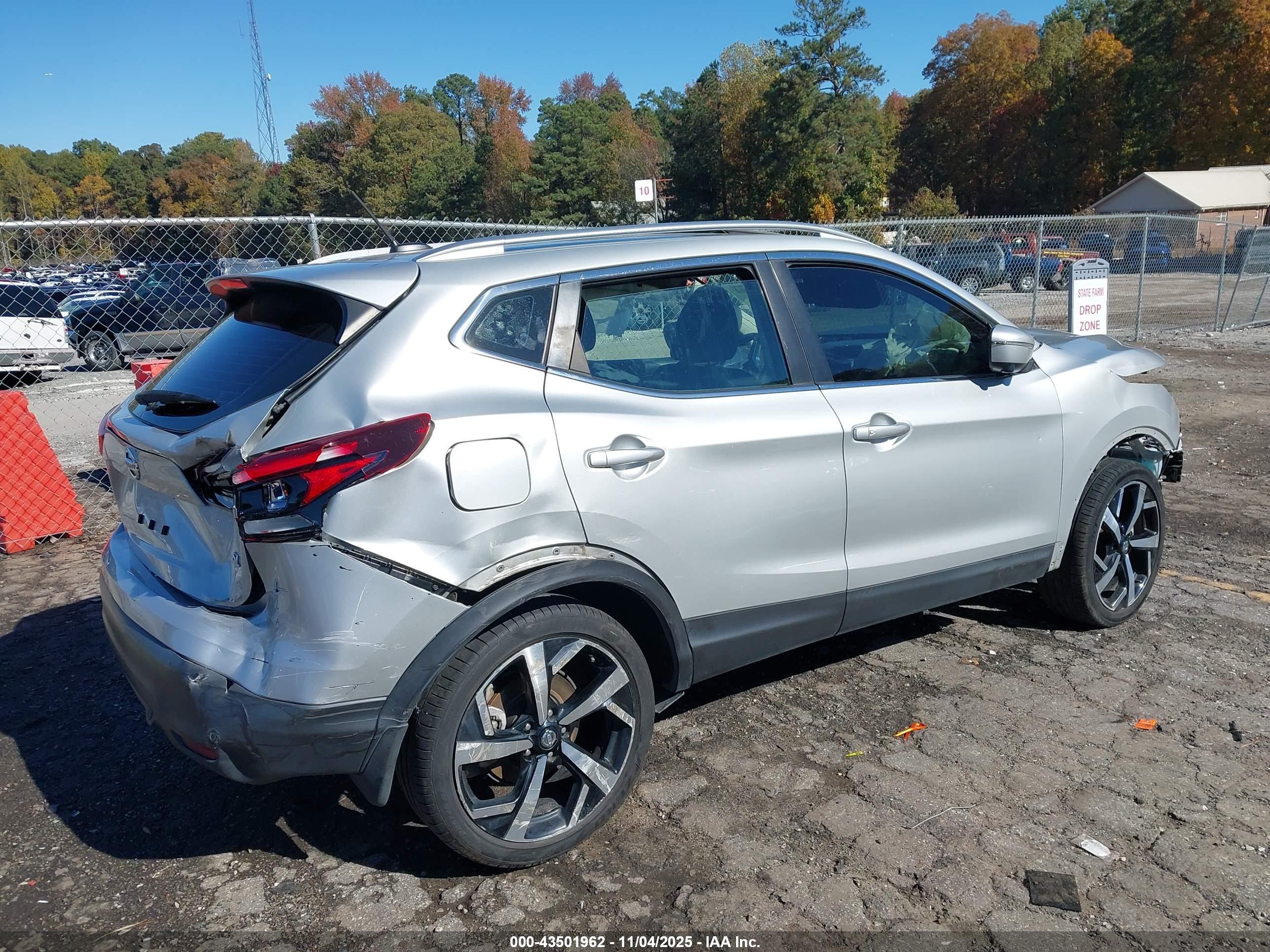 NISSAN ROGUE image 4