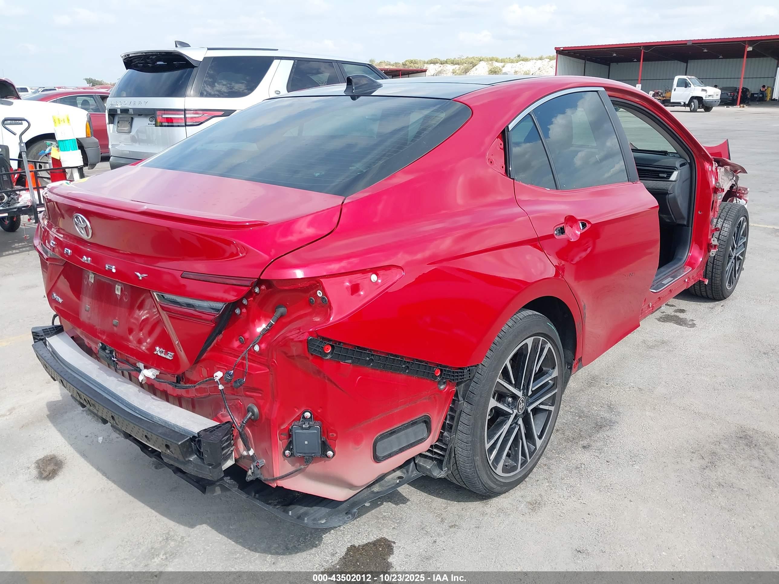 TOYOTA CAMRY image 4