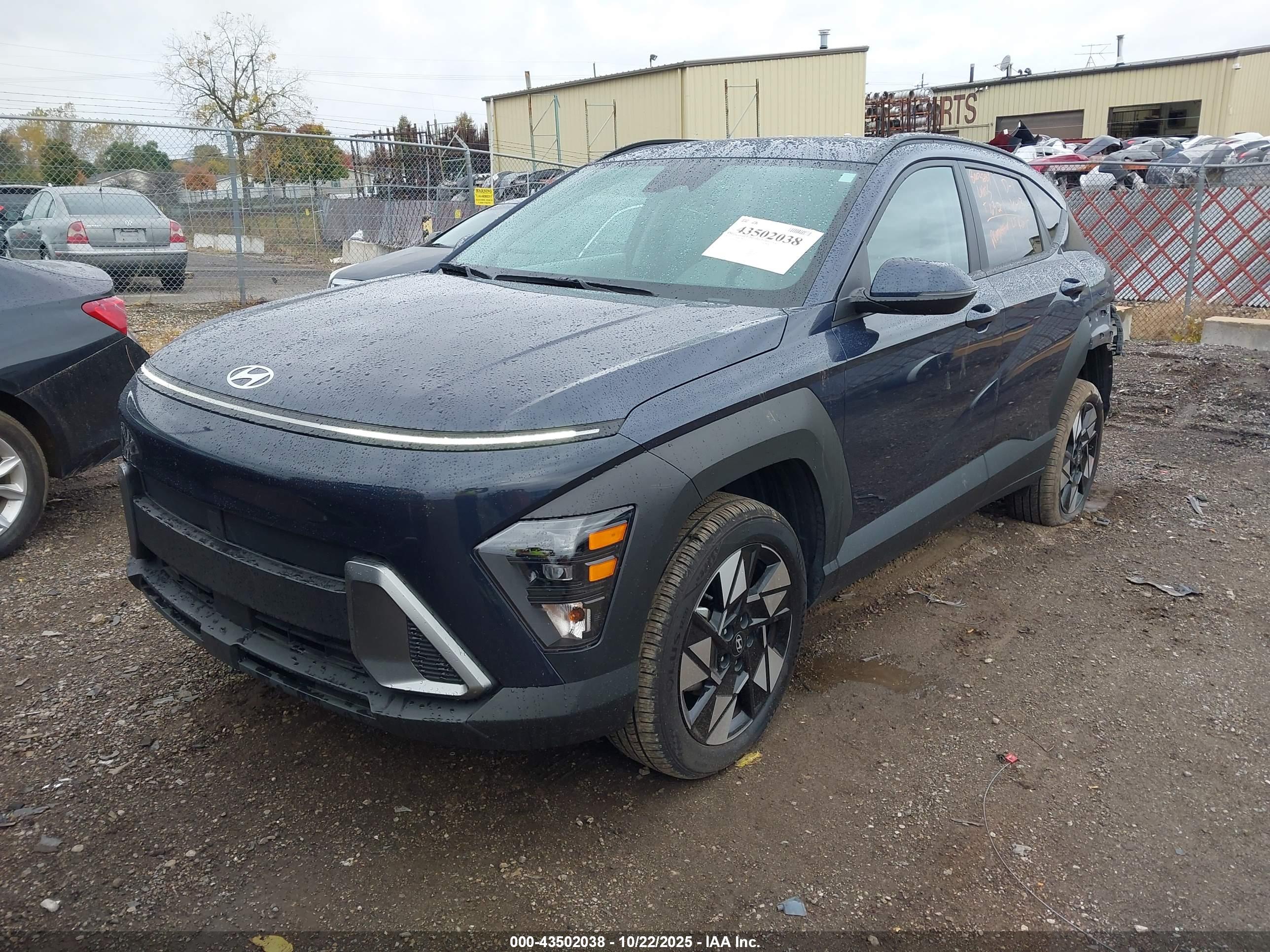 HYUNDAI KONA image 2