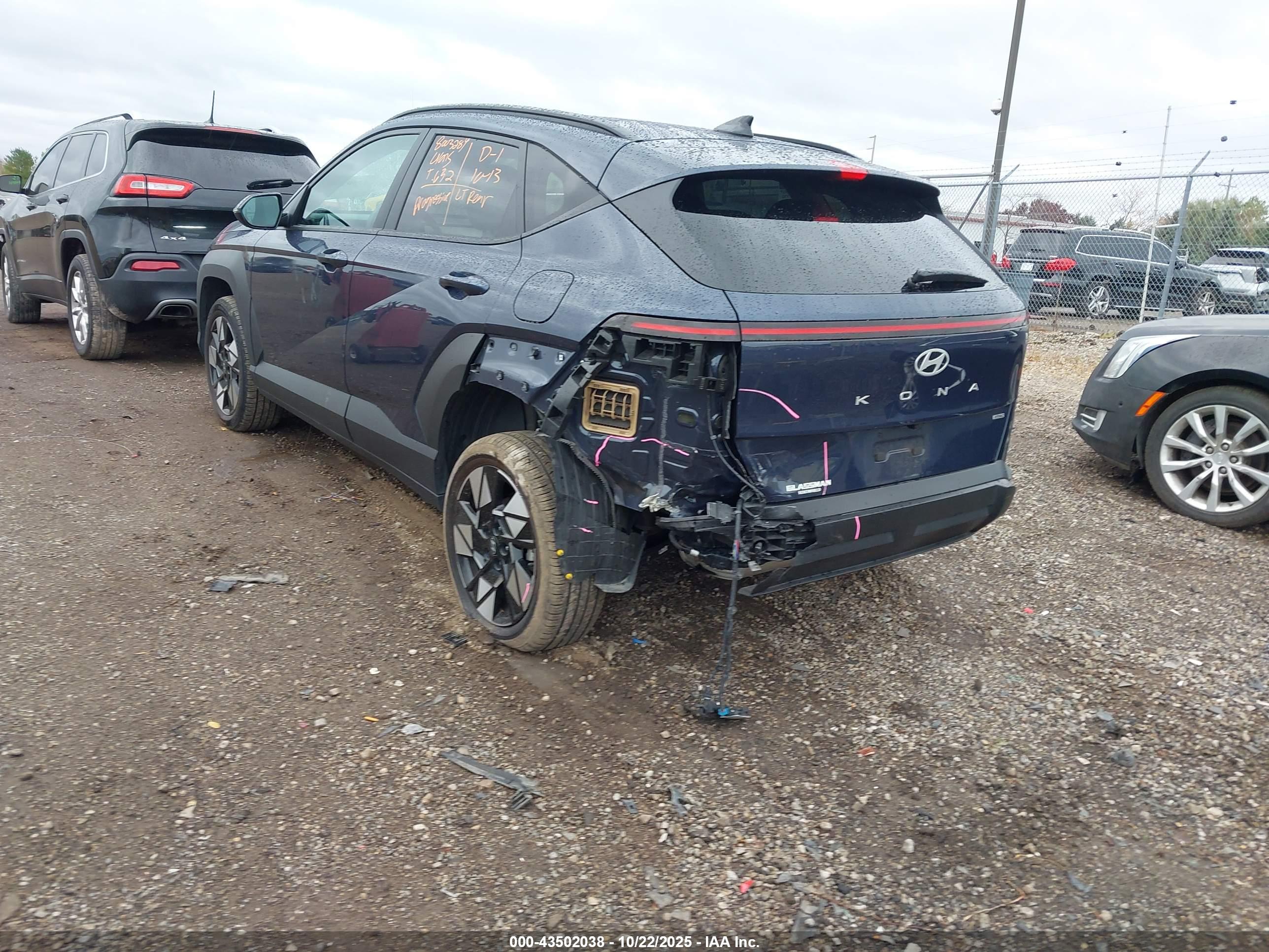 HYUNDAI KONA image 3