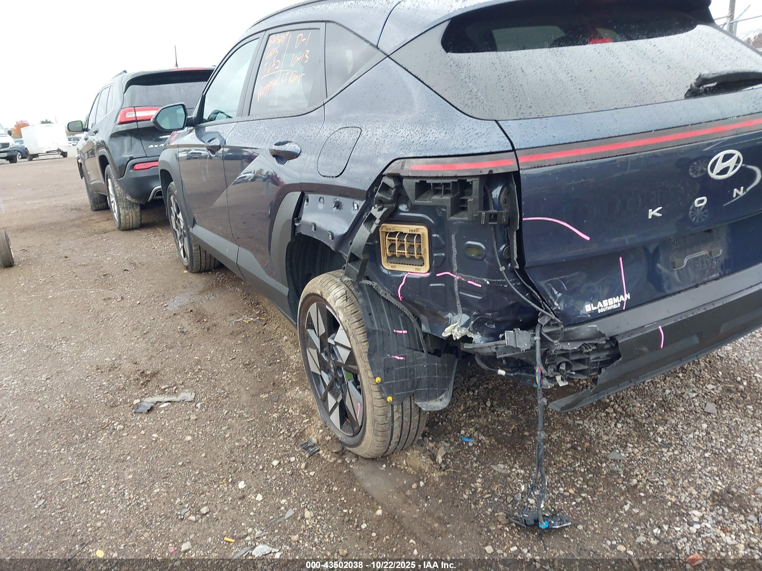 HYUNDAI KONA image 6