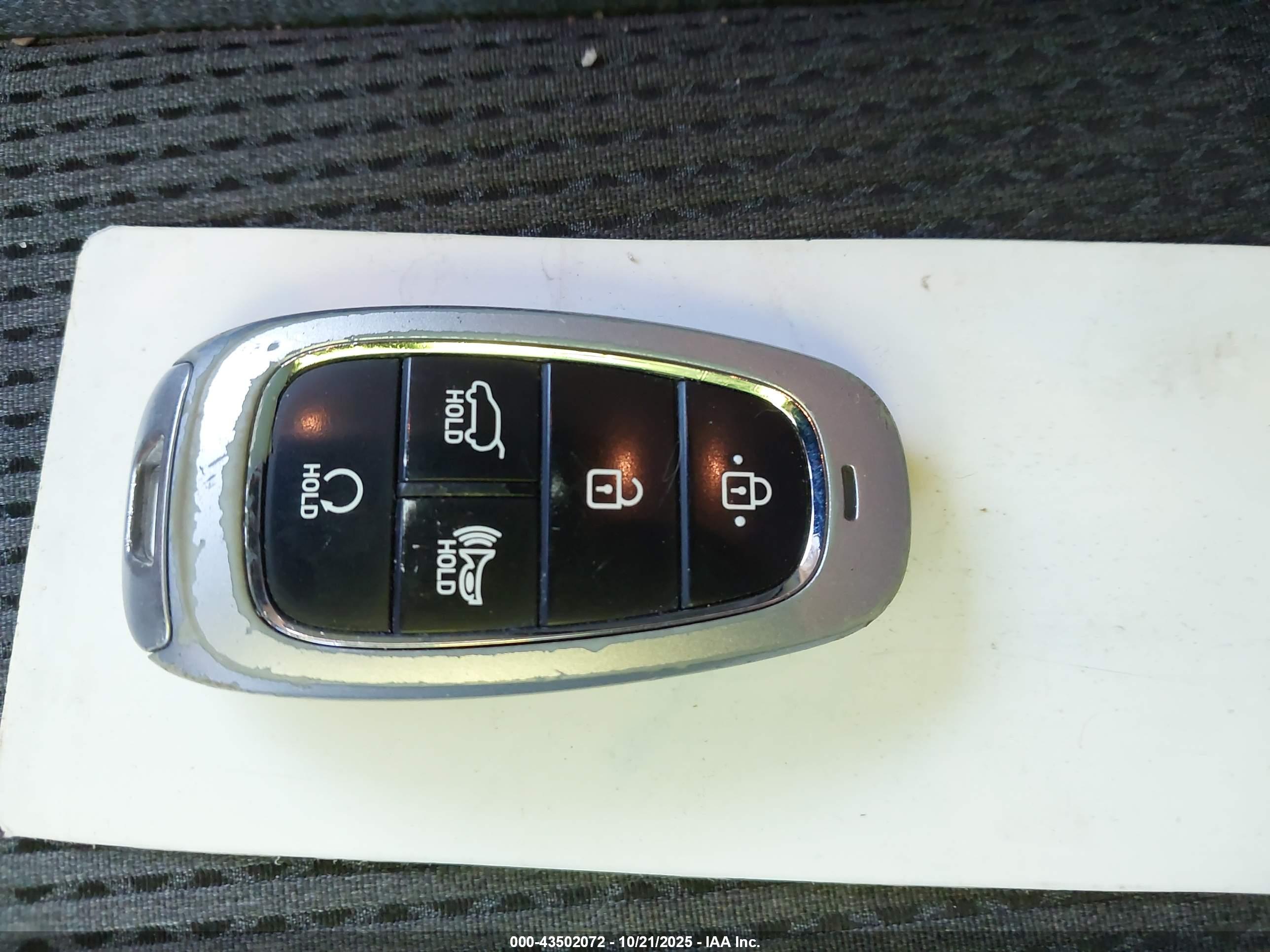 HYUNDAI SANTA image 11