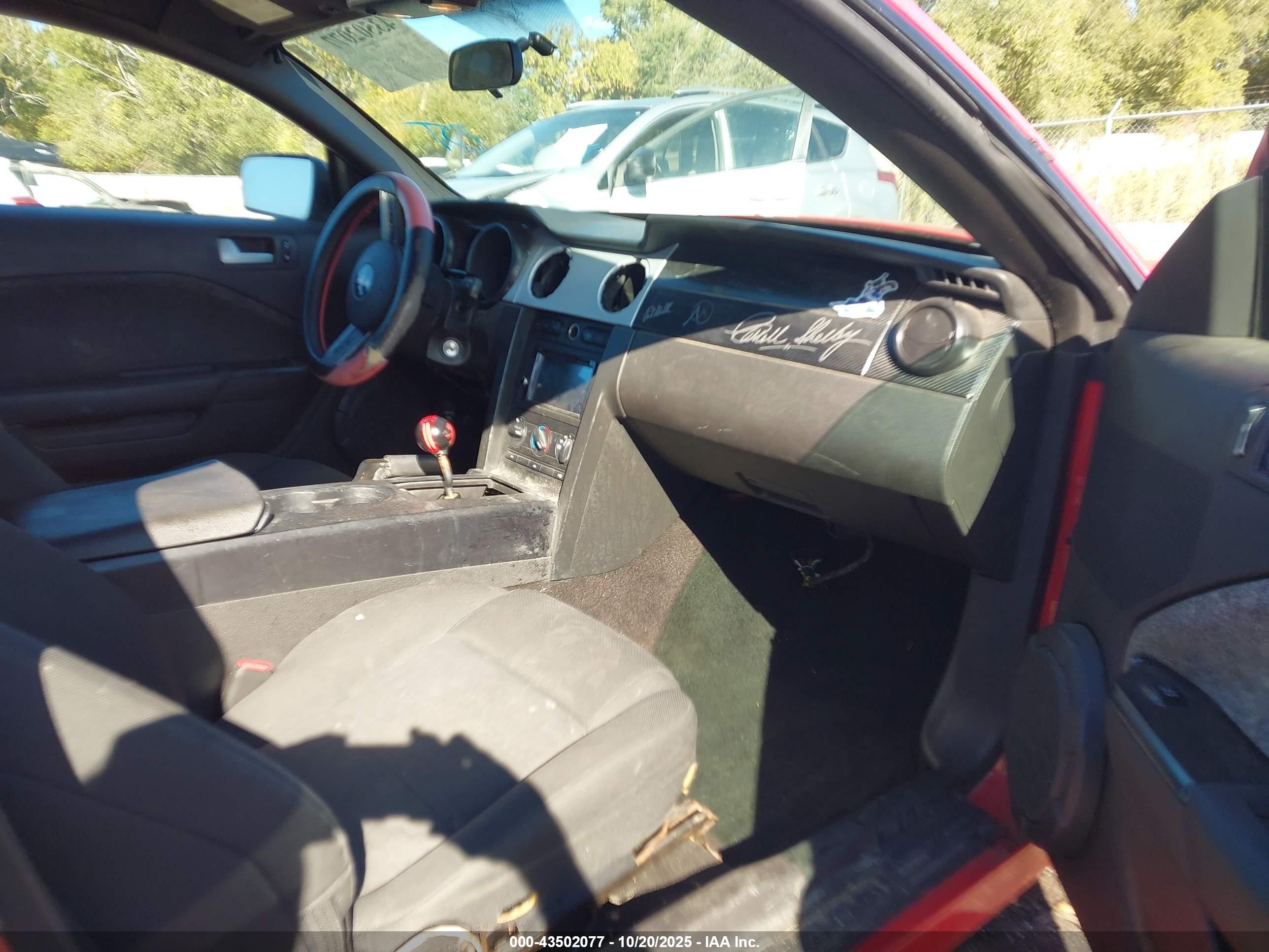 FORD MUSTANG image 5