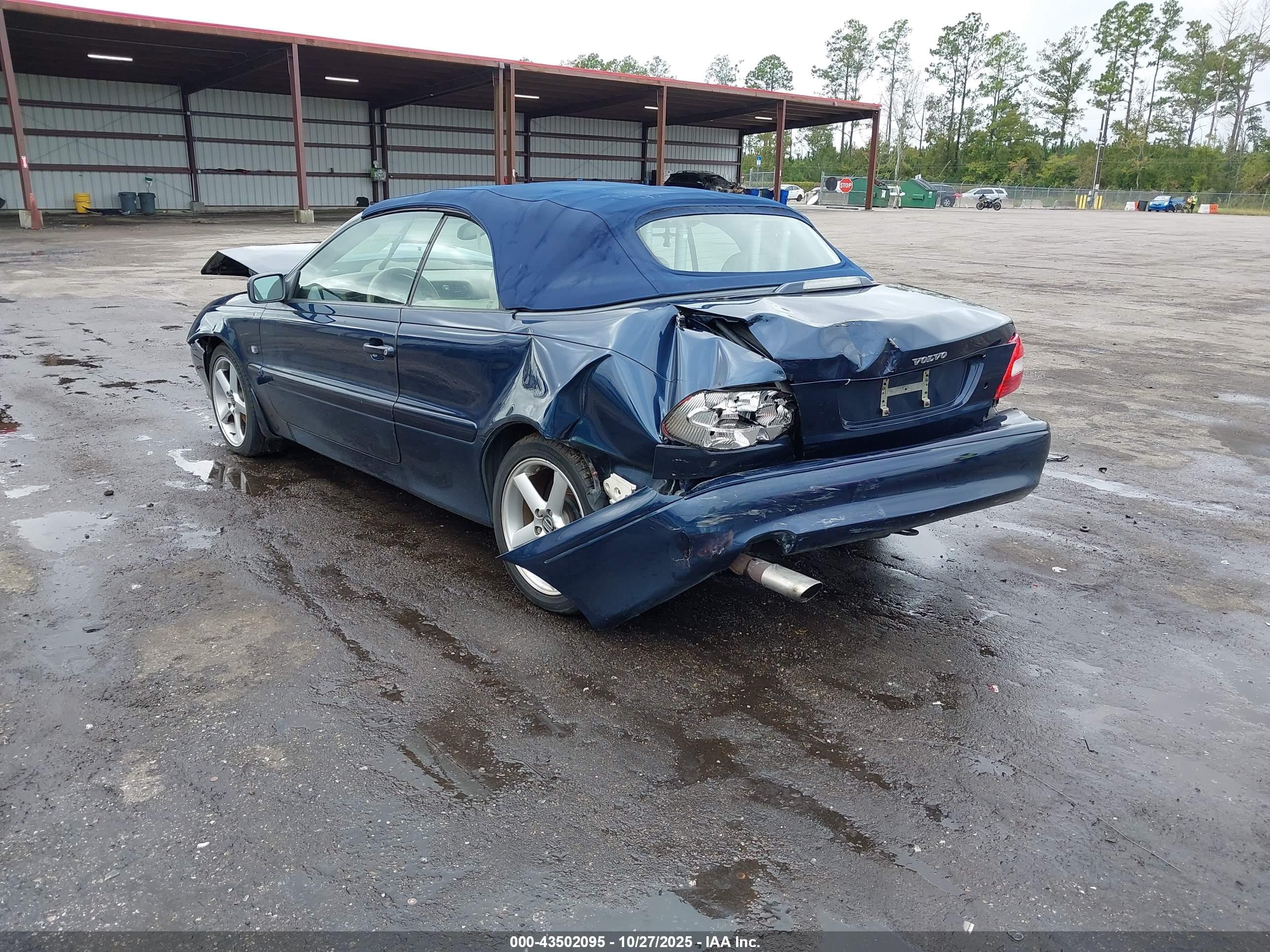 VOLVO C70 image 3