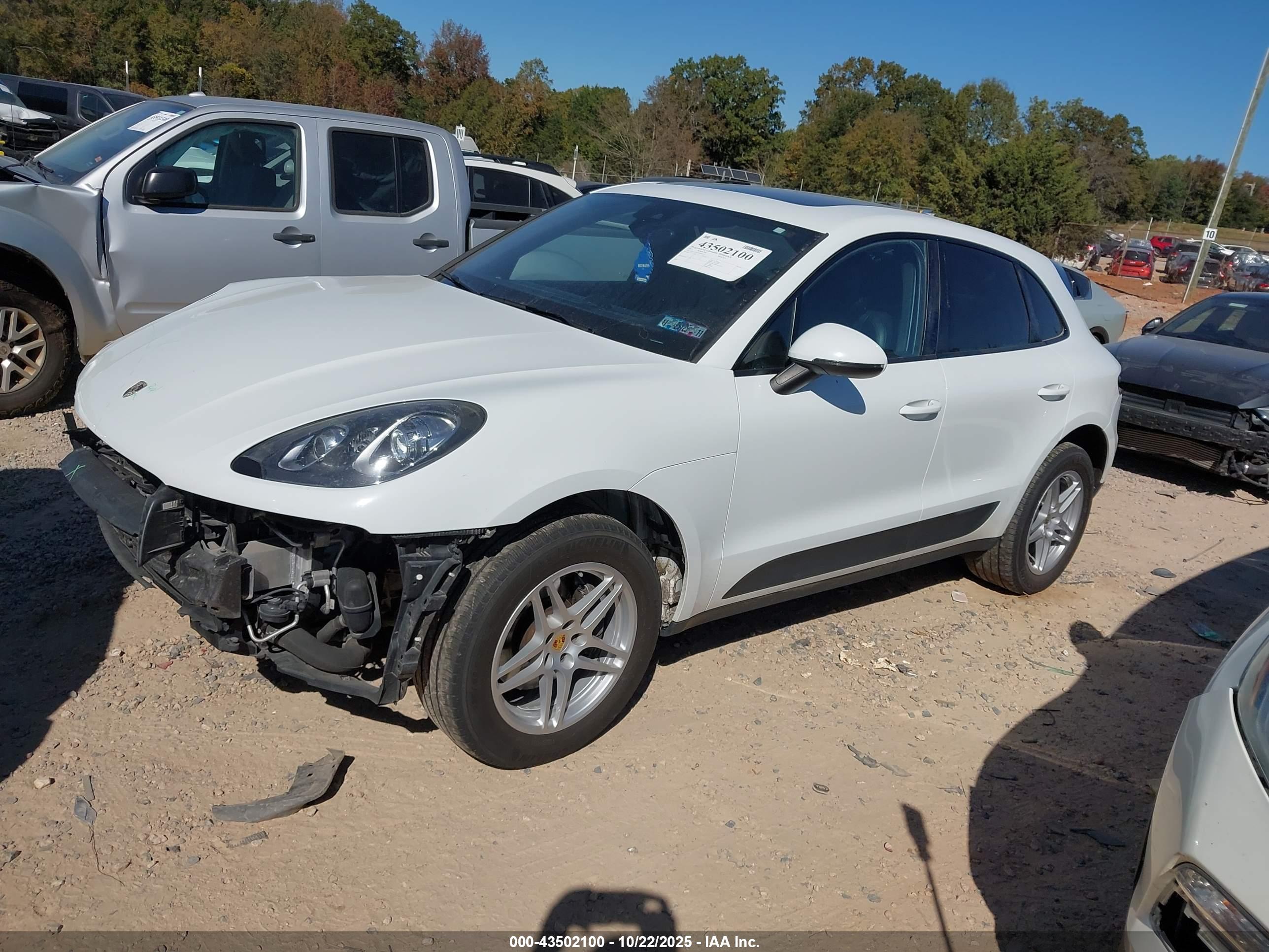 PORSCHE MACAN image 2