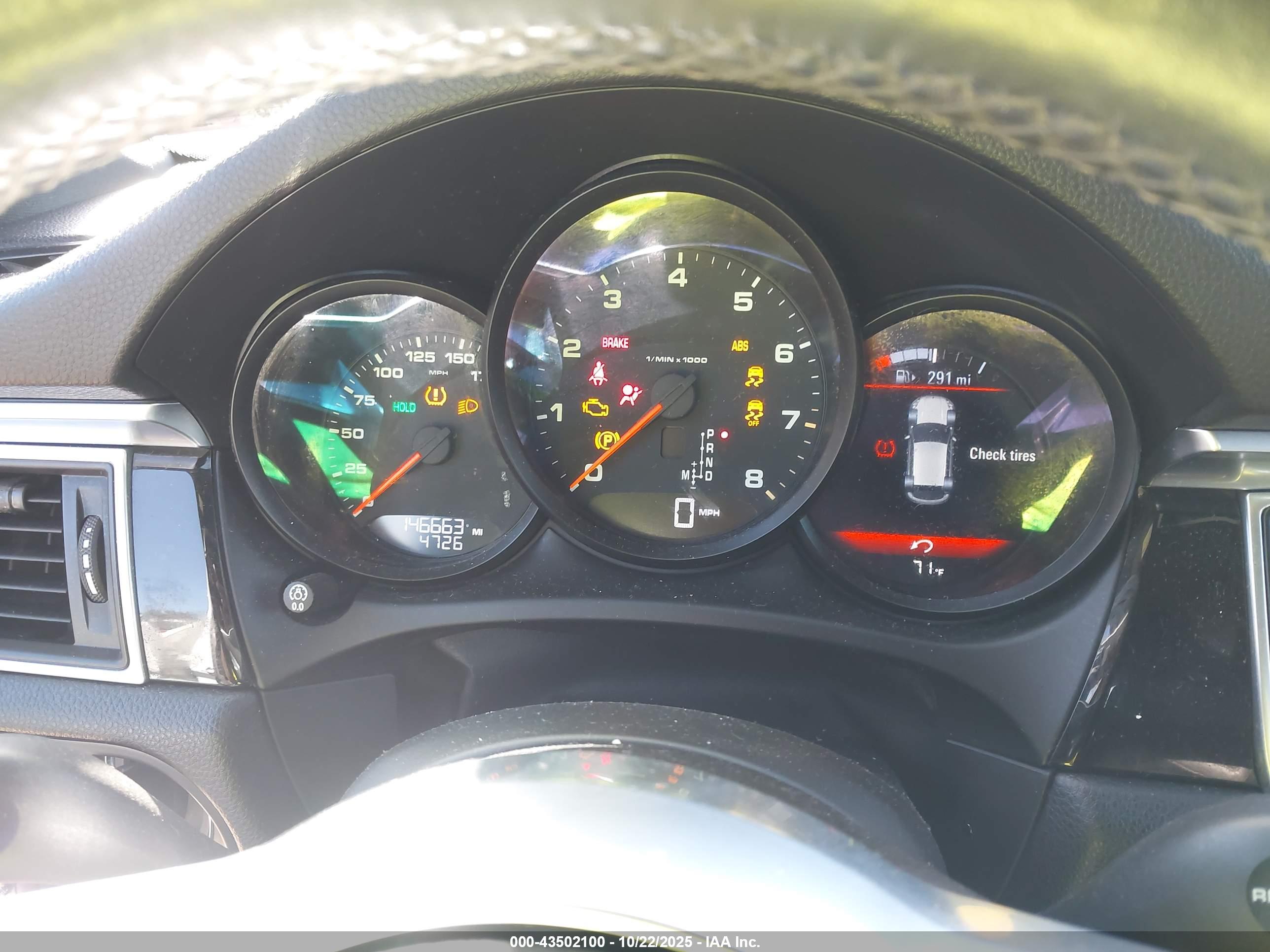 PORSCHE MACAN image 7