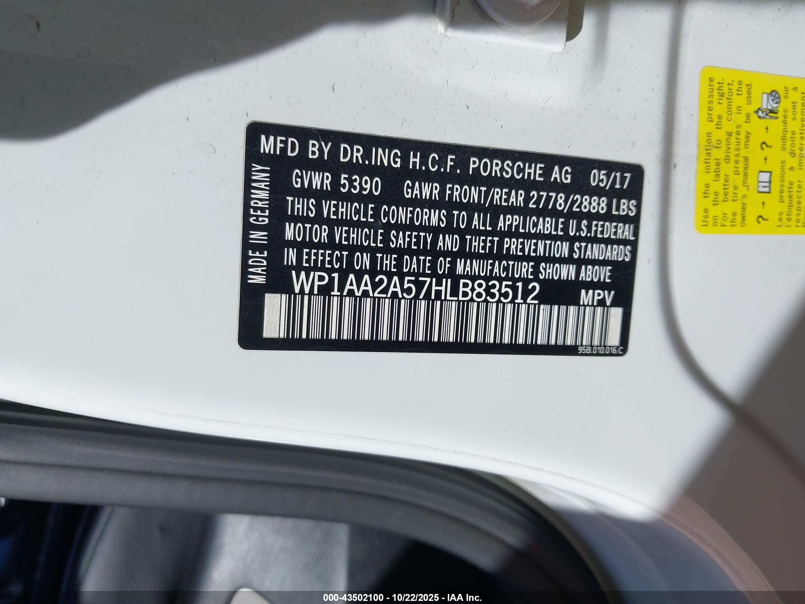 PORSCHE MACAN image 9