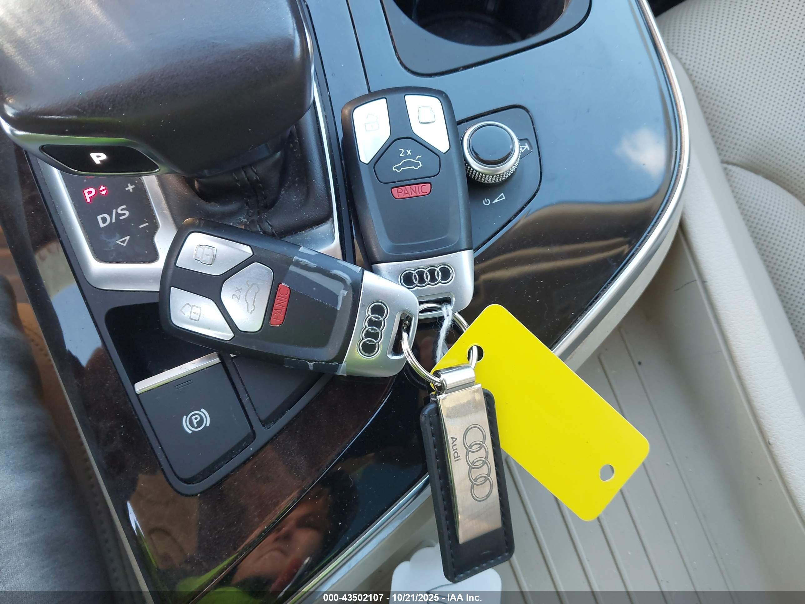 AUDI Q7 image 11