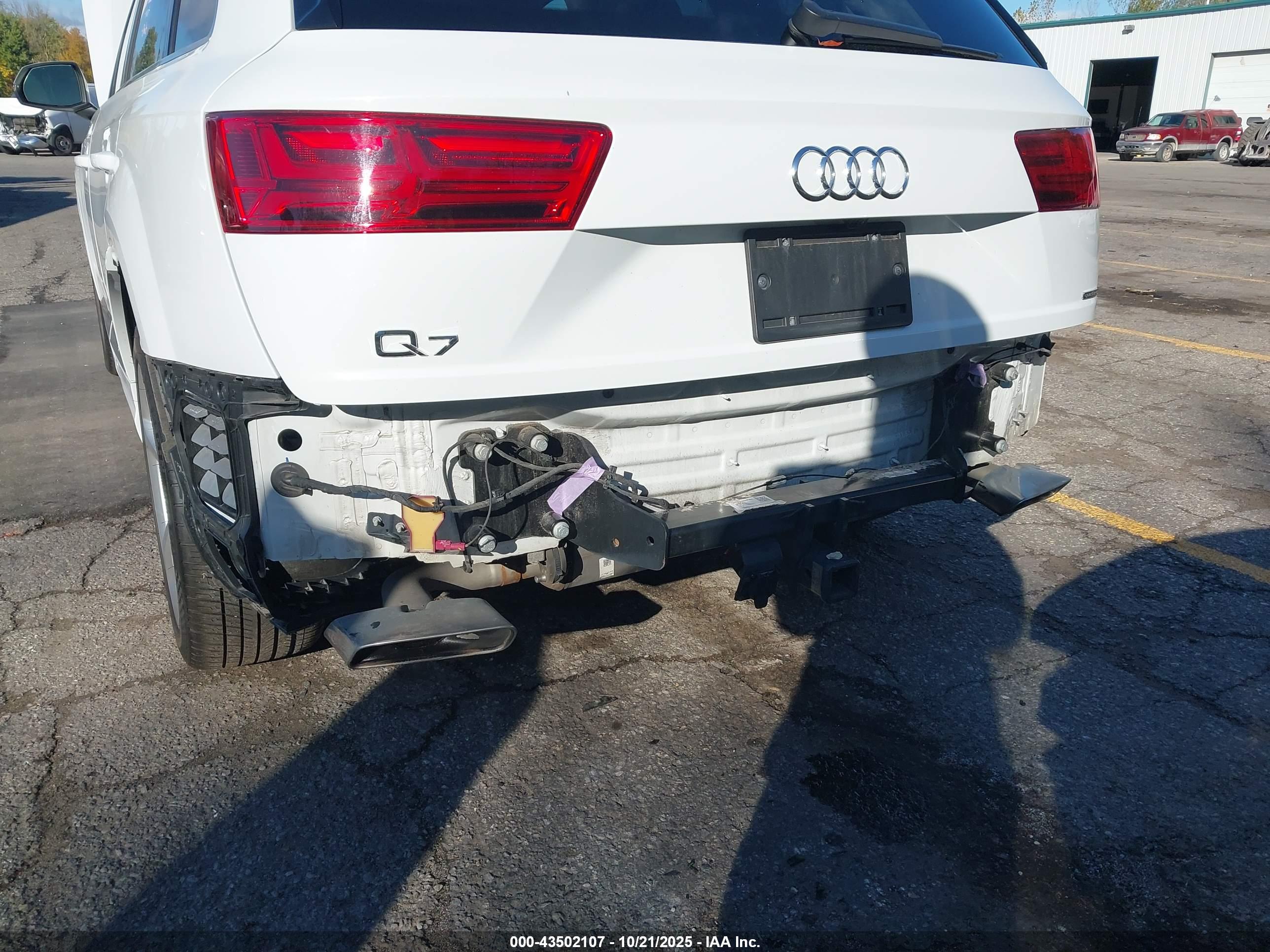 AUDI Q7 image 6
