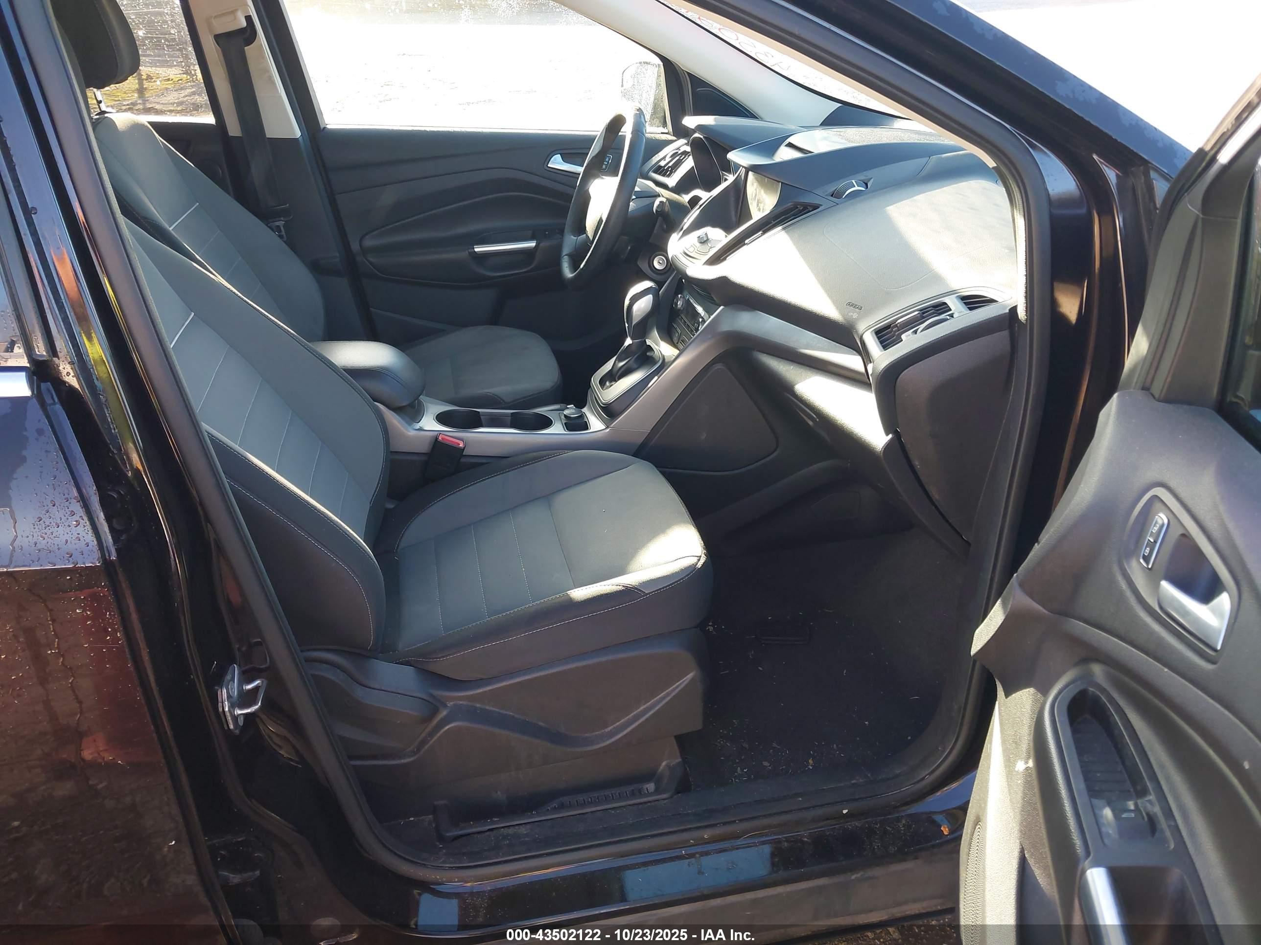 FORD ESCAPE image 5