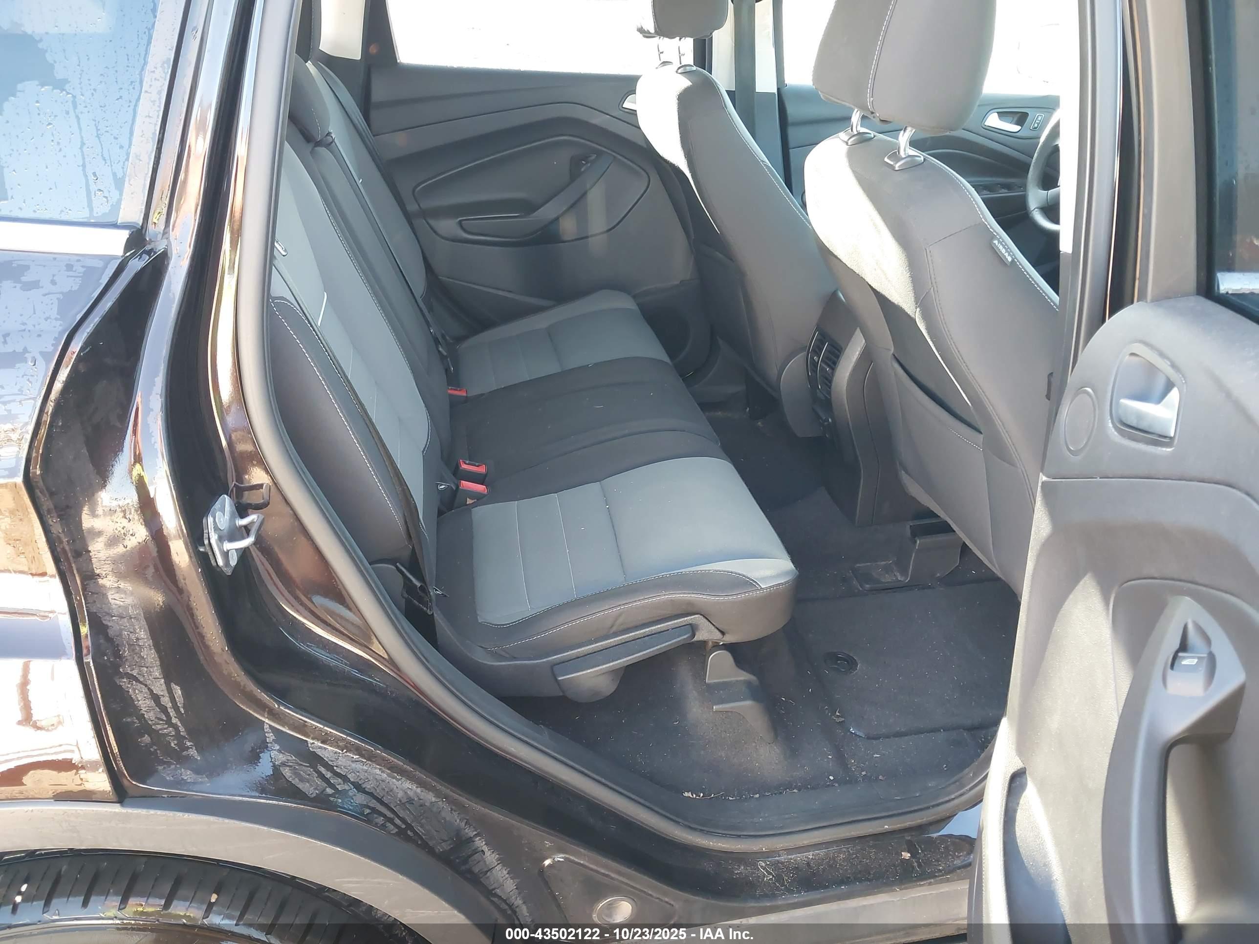 FORD ESCAPE image 8