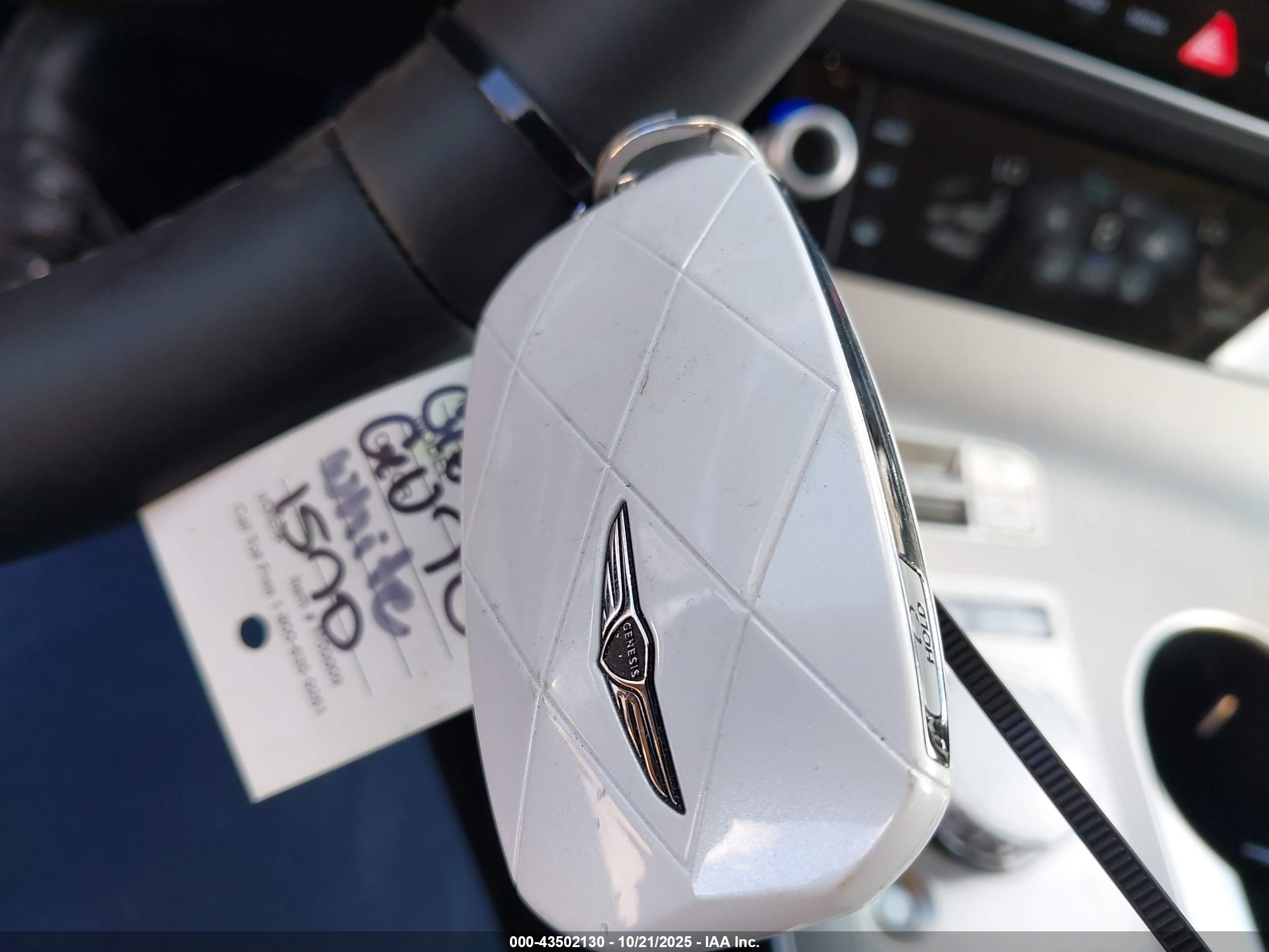 GENESIS GV70 image 11