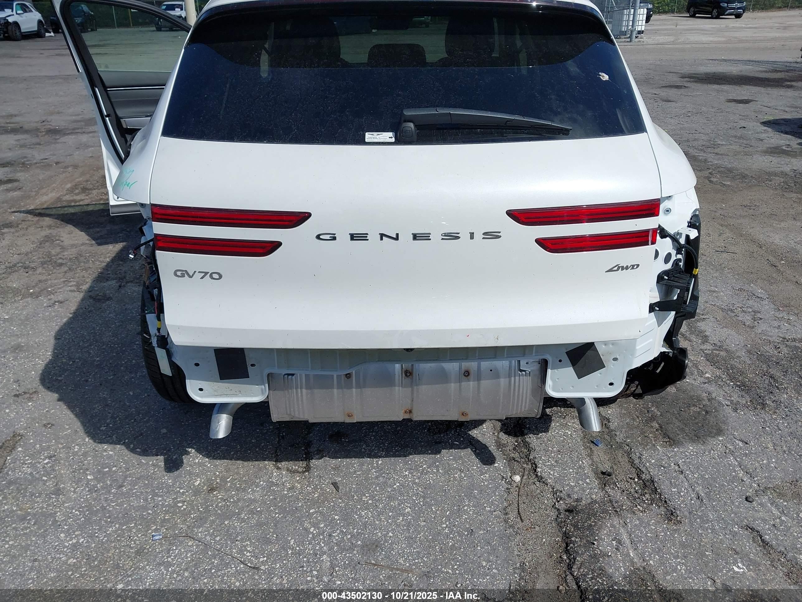 GENESIS GV70 image 6