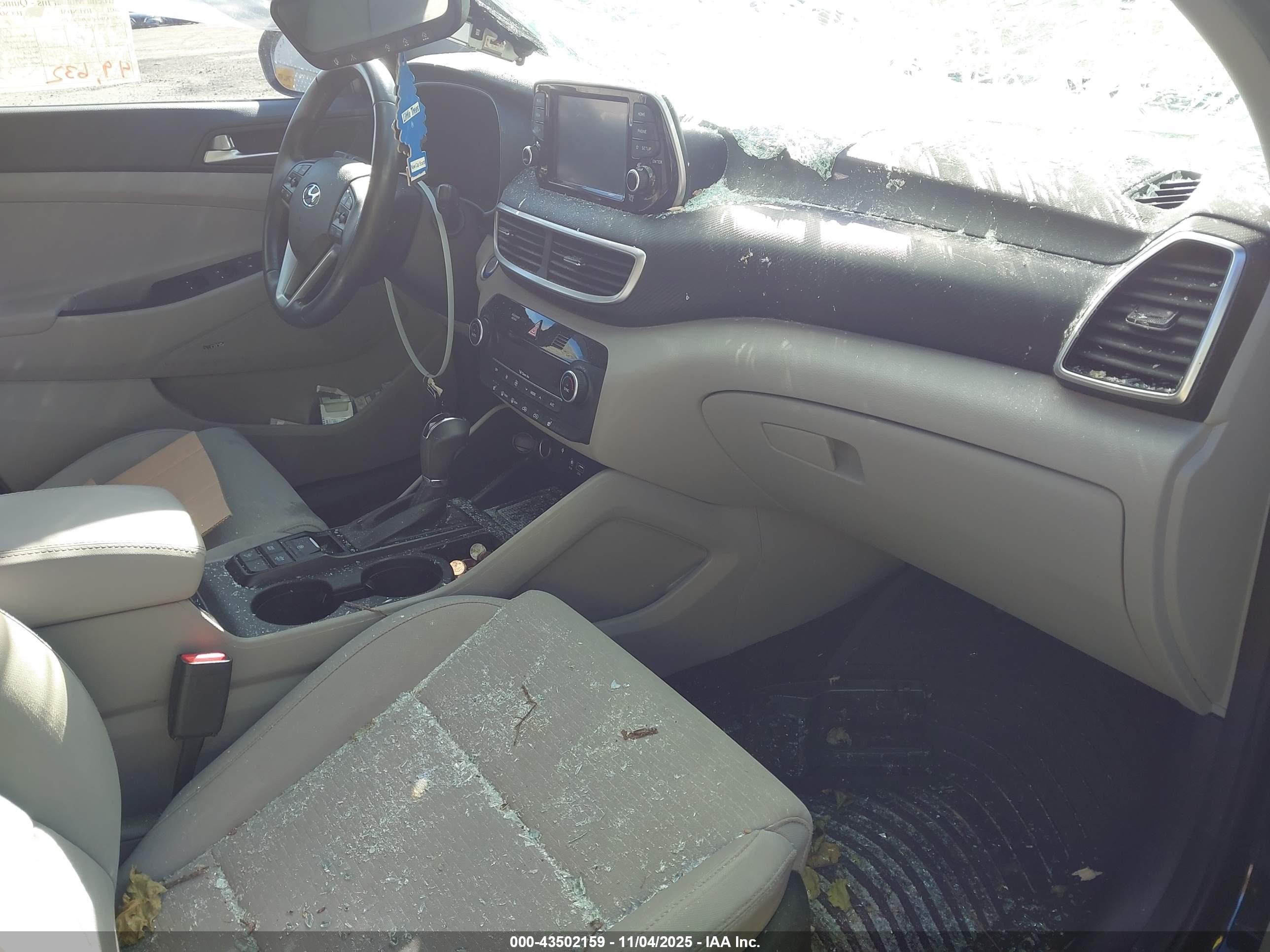 HYUNDAI TUCSON image 5
