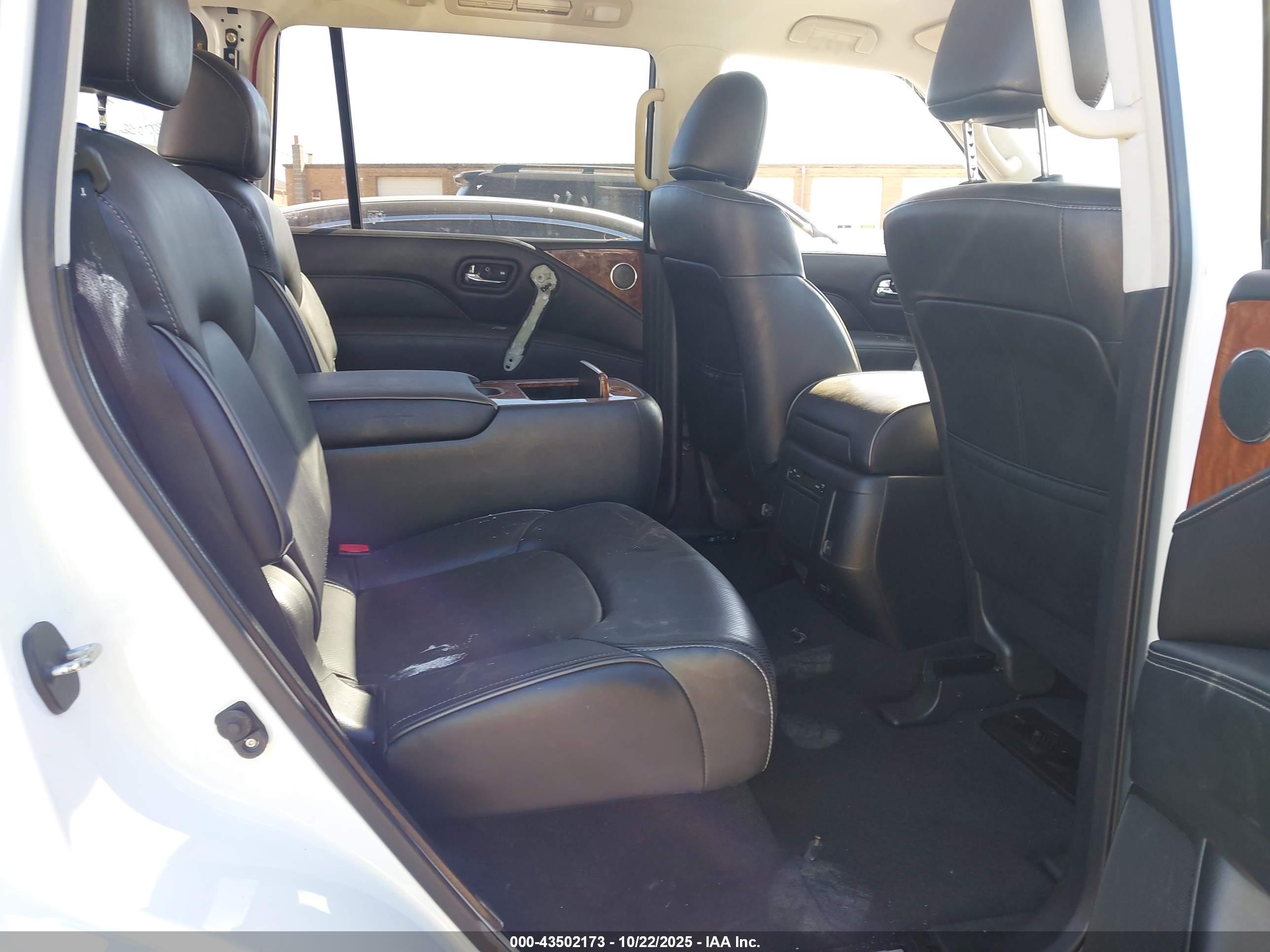 INFINITI QX80 image 8