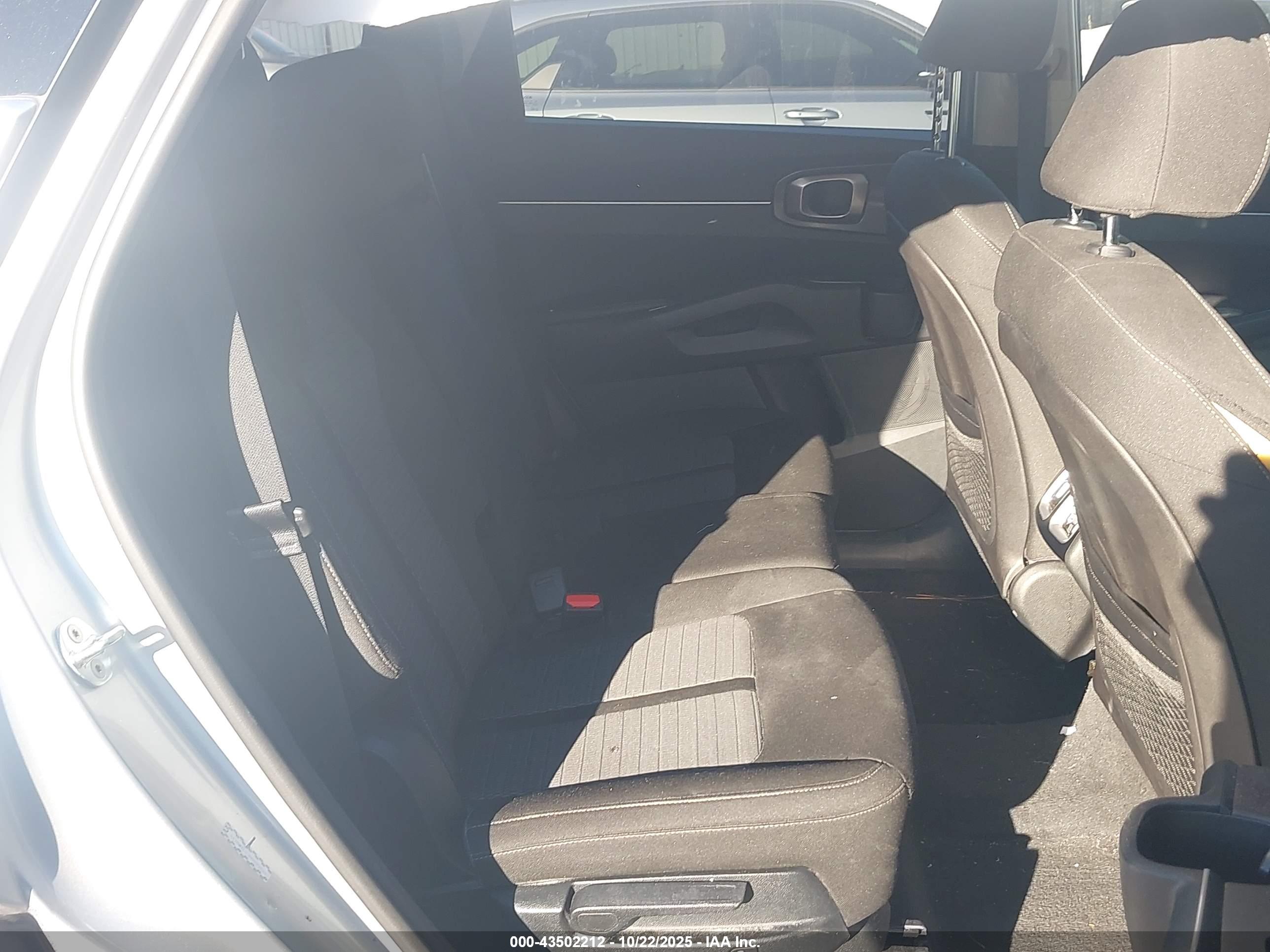 KIA SORENTO image 8