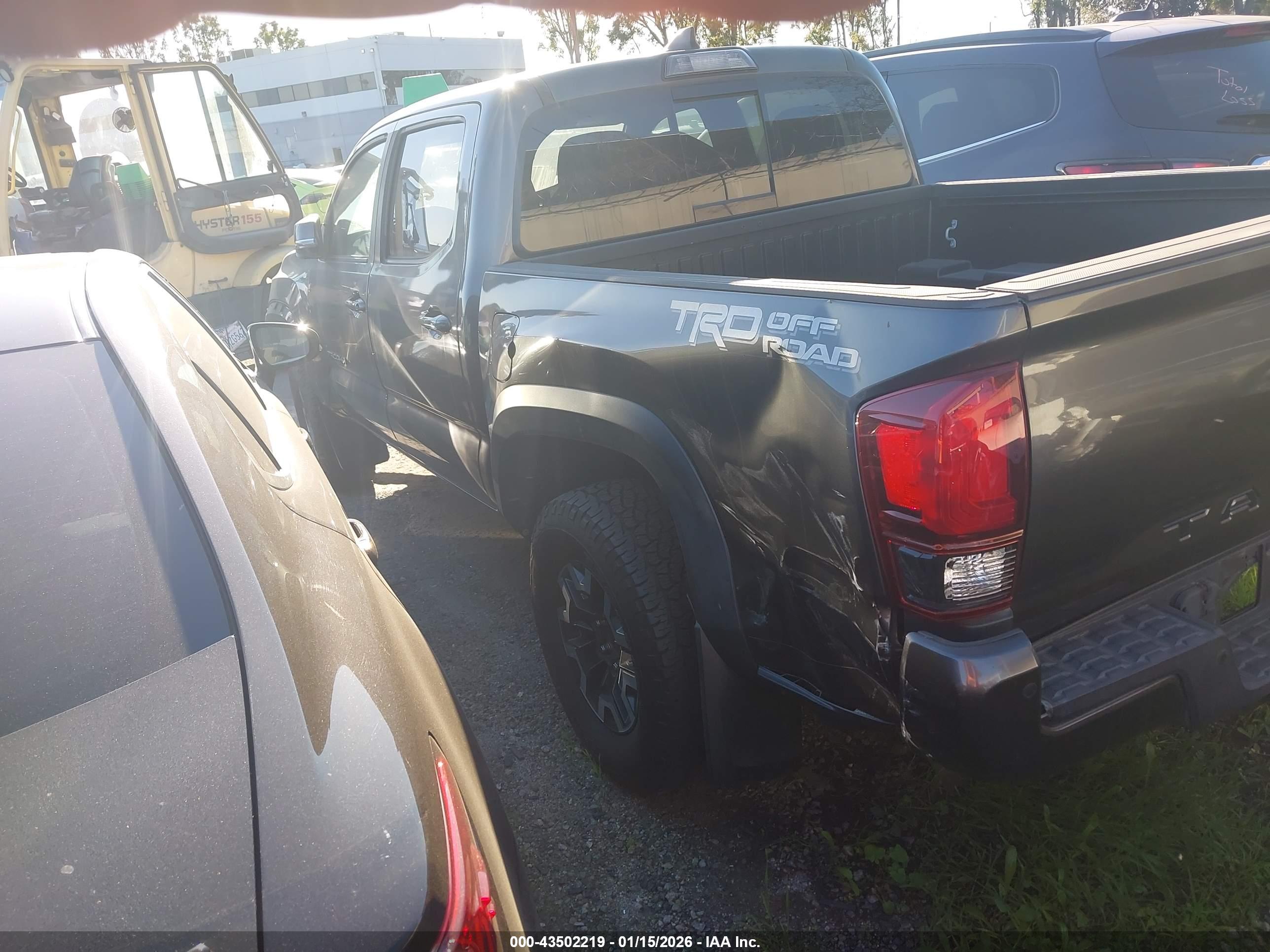 TOYOTA TACOMA image 3