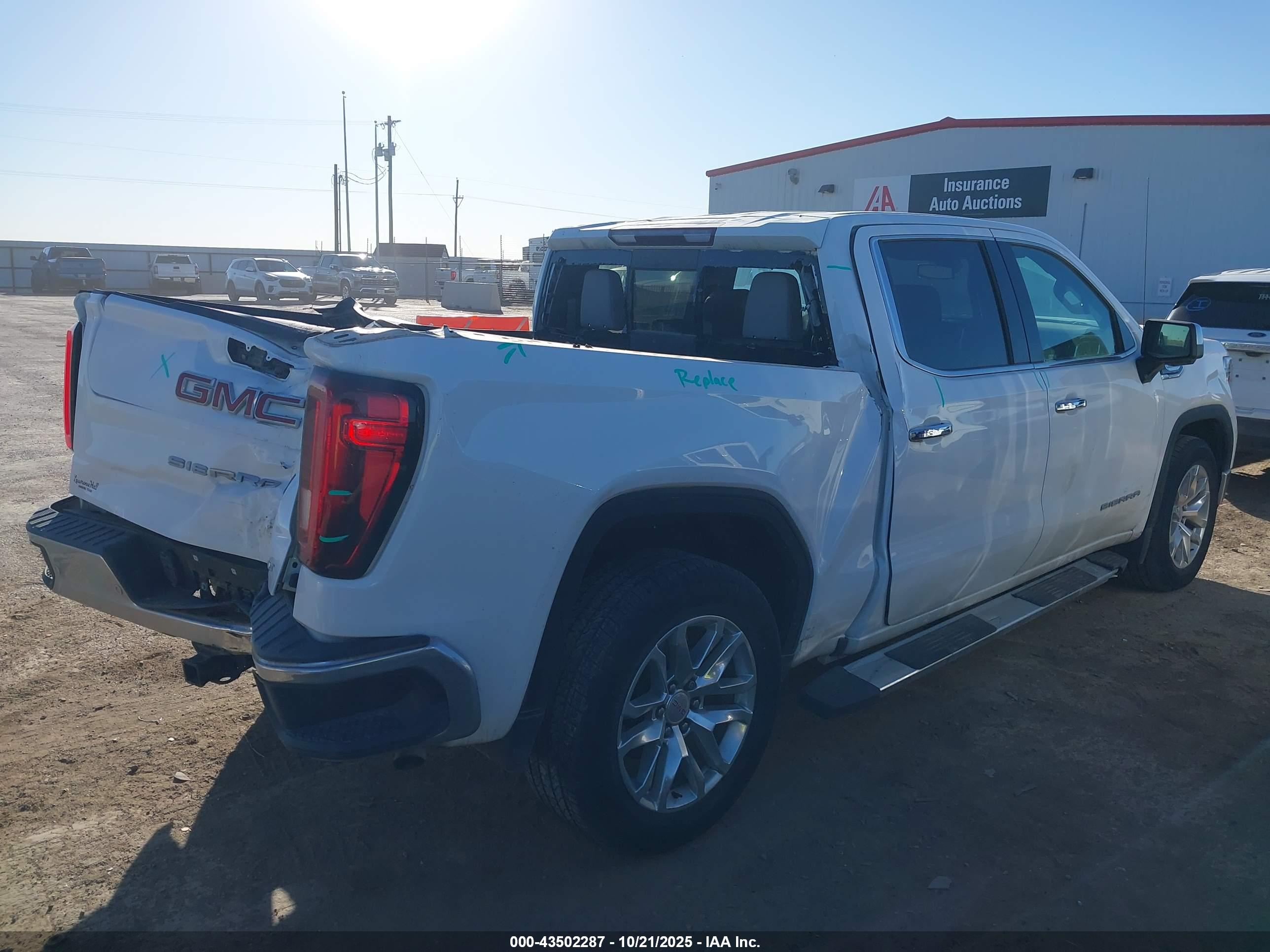 GMC SIERRA image 4