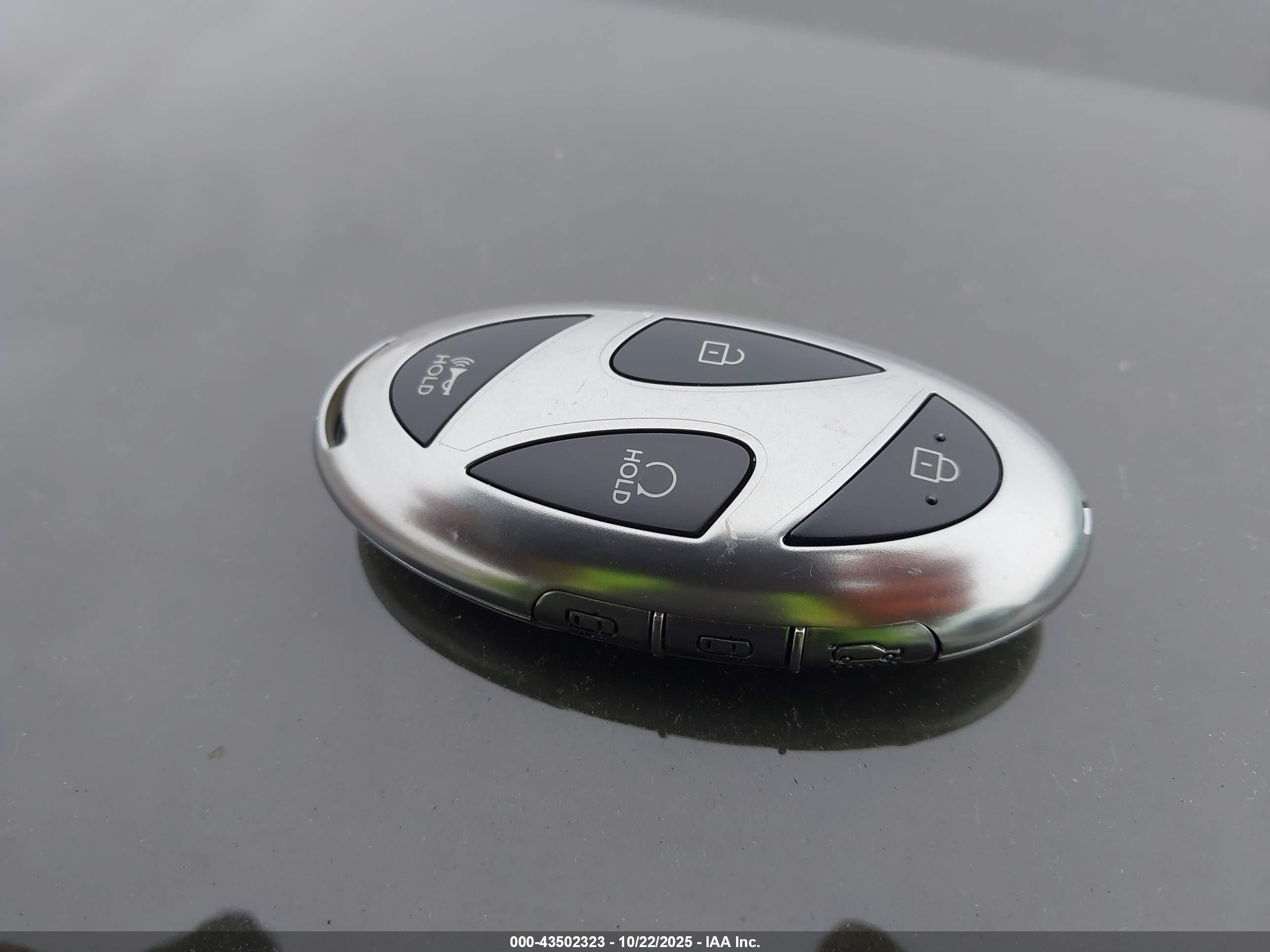 HYUNDAI SANTA image 11