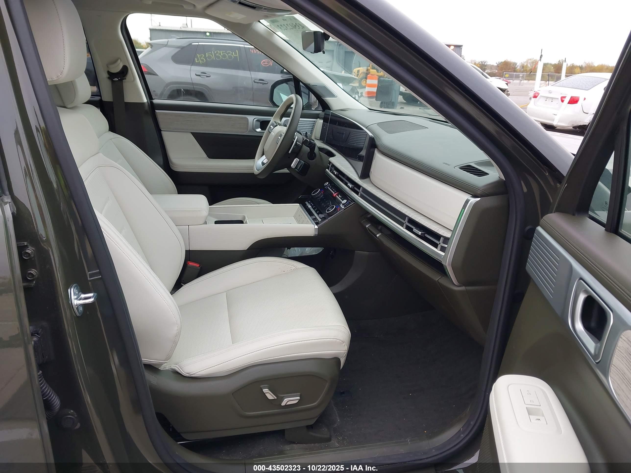 HYUNDAI SANTA image 5