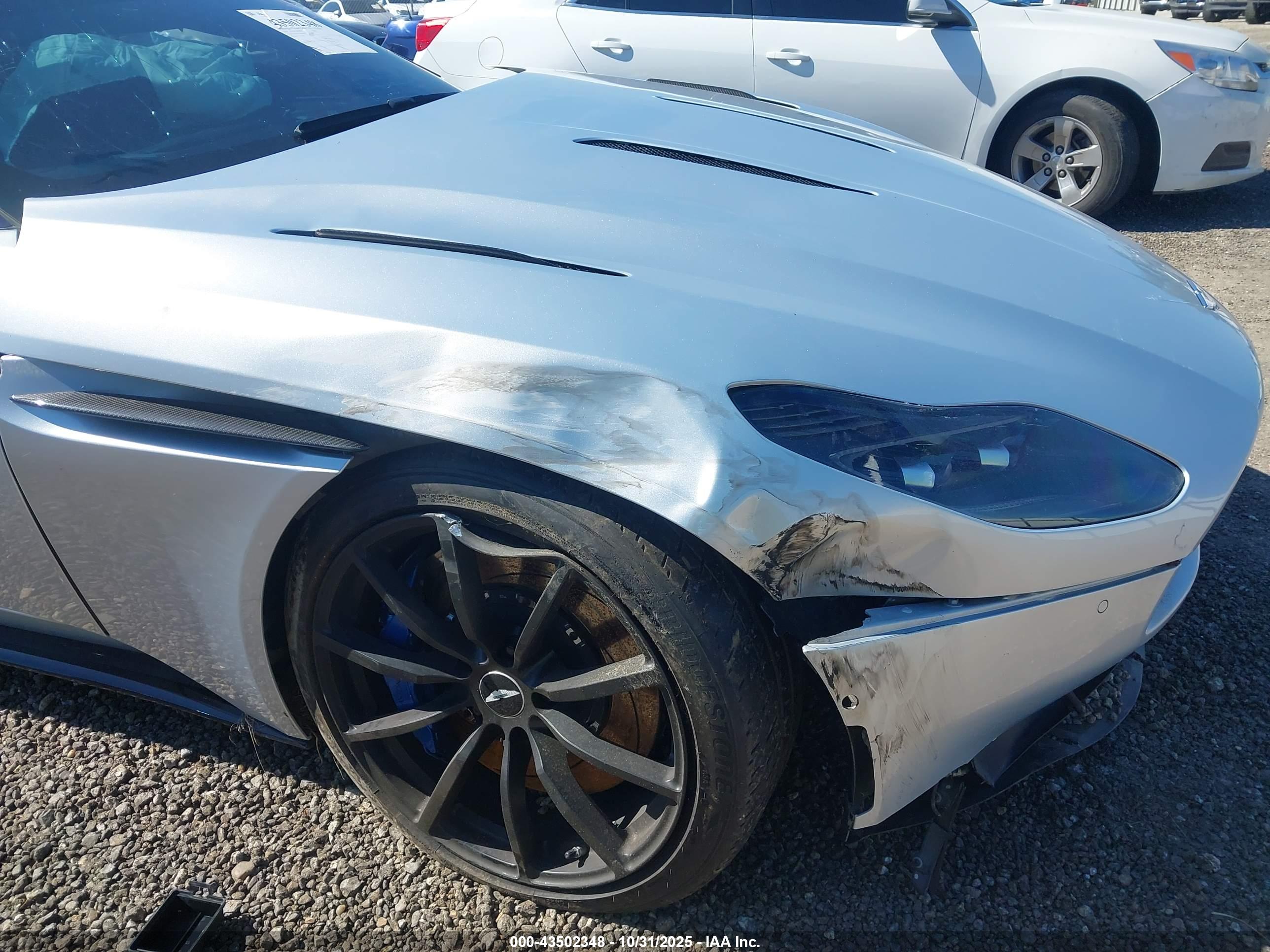 ASTON MARTIN image 6