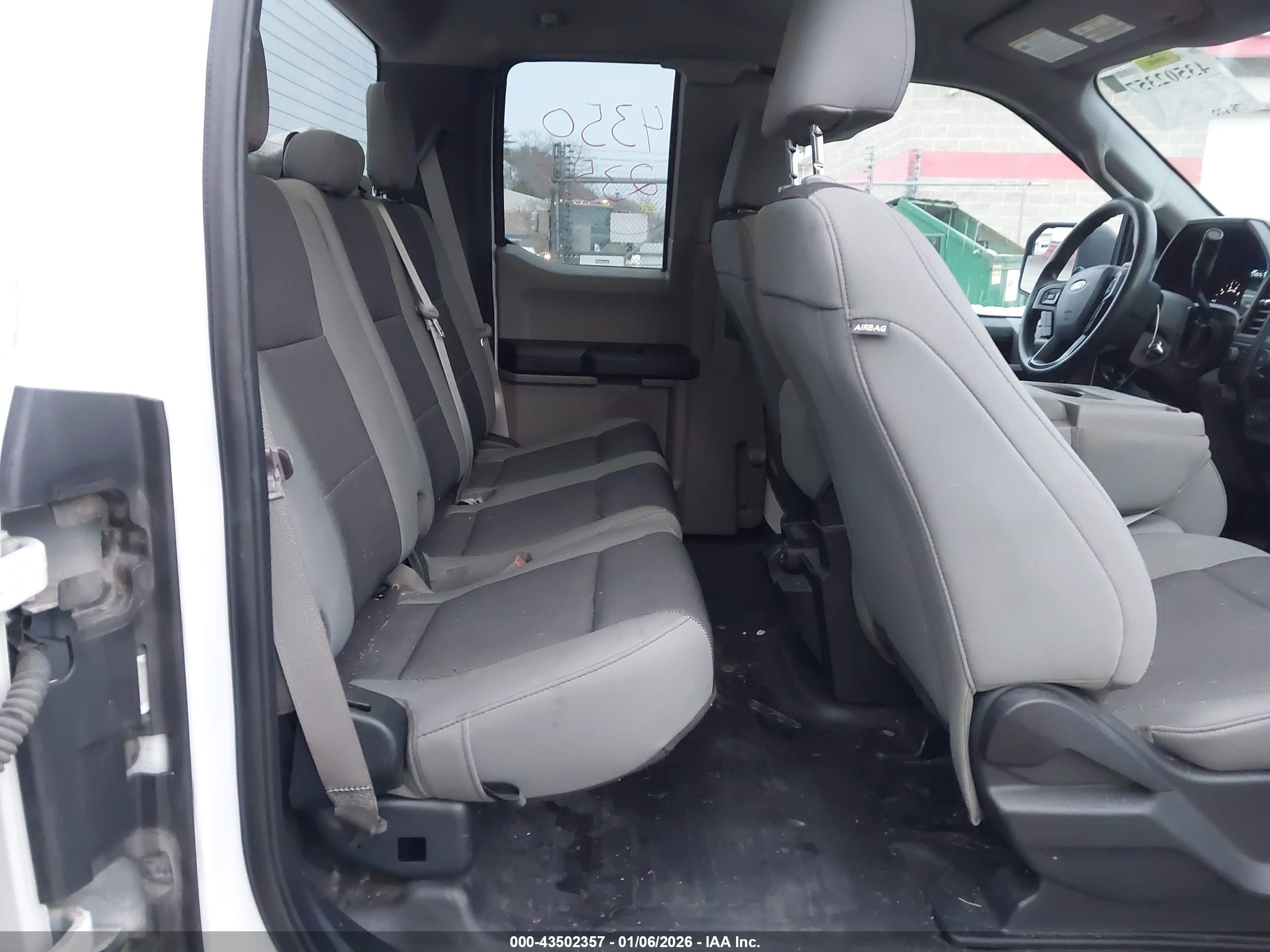 FORD F-150 image 8