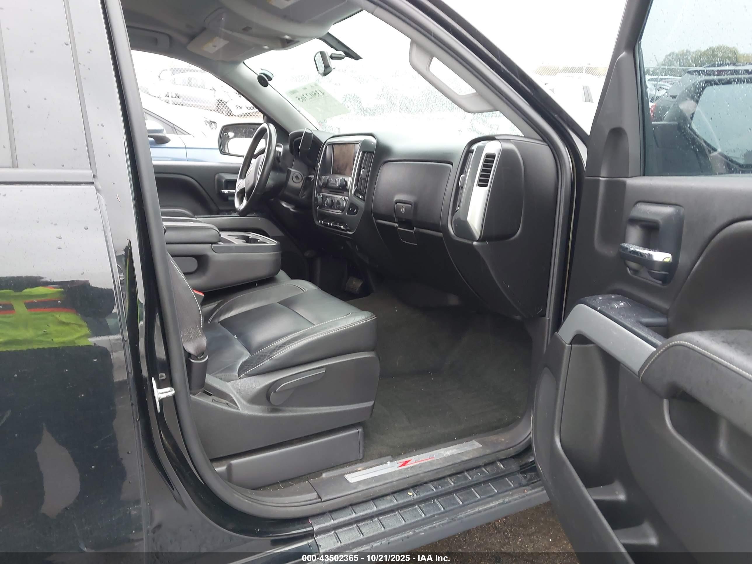 CHEVROLET SILVERADO image 5